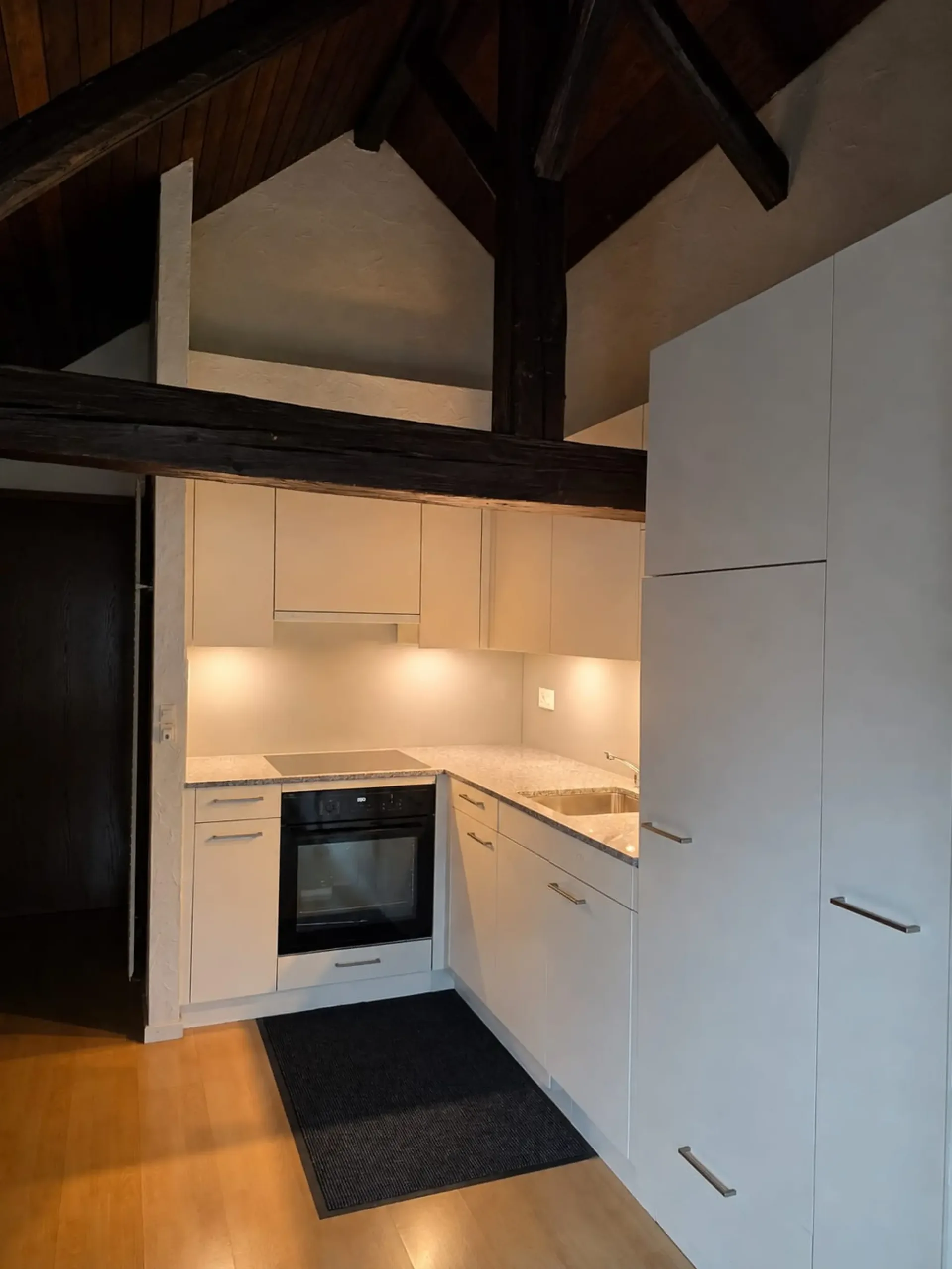 Gemütliche Altbau 2.5 Zimmerwohnung im Steuerparadies Oberwil-Lieli