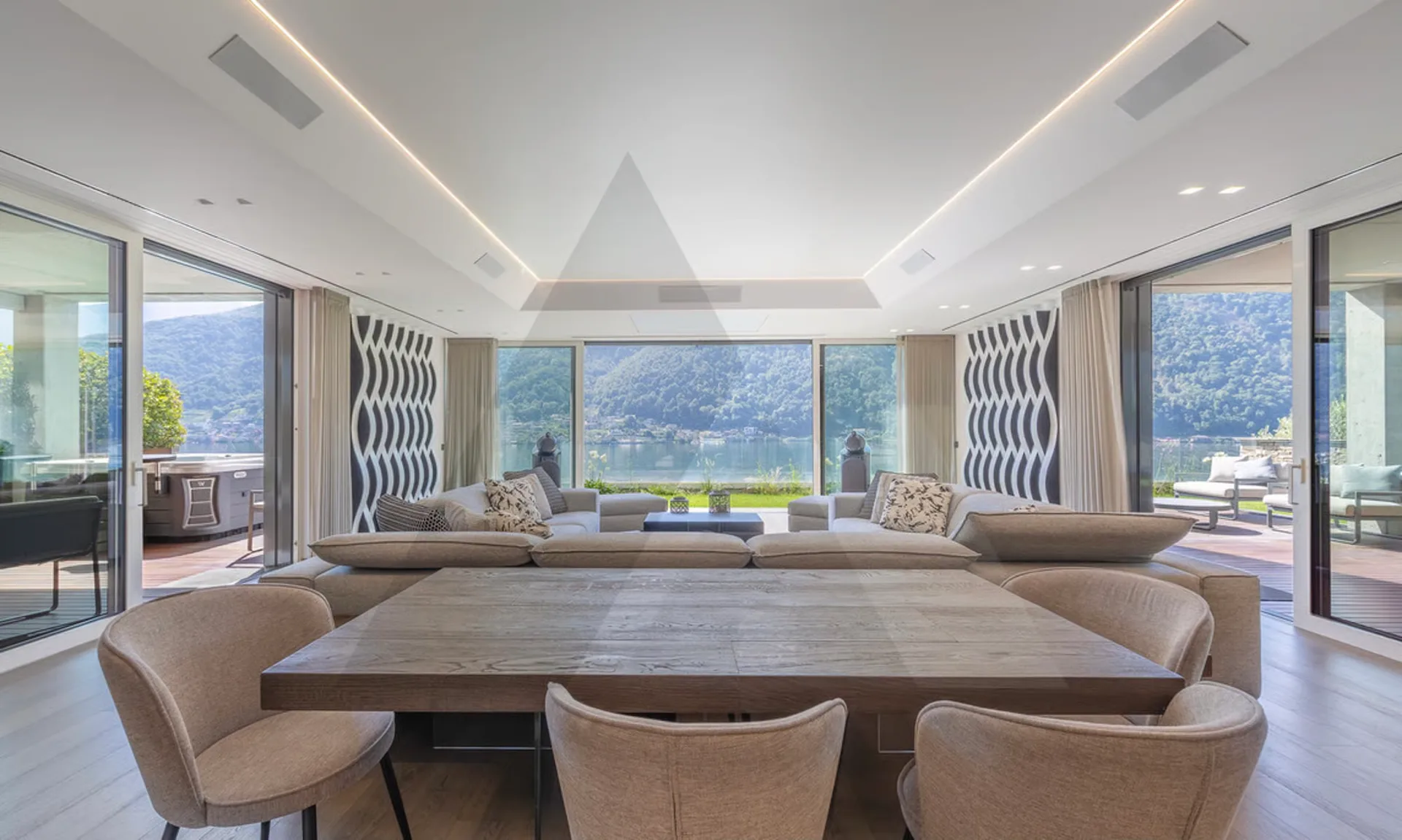 VISTA LAGO, GIARDINO PRIVATO, WELLNESS E ARREDI DI DESIGN