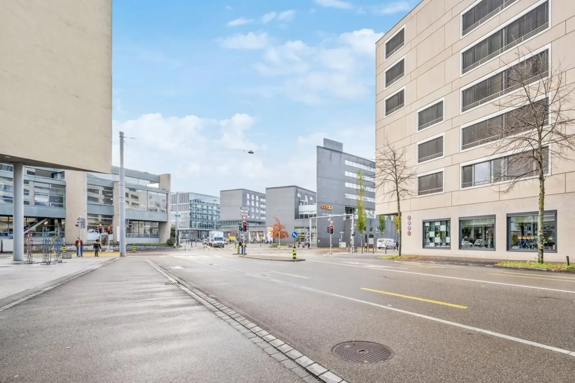Maisonette-Attikawohnung mit grosszügigen Dachterrassen in Oerlikon