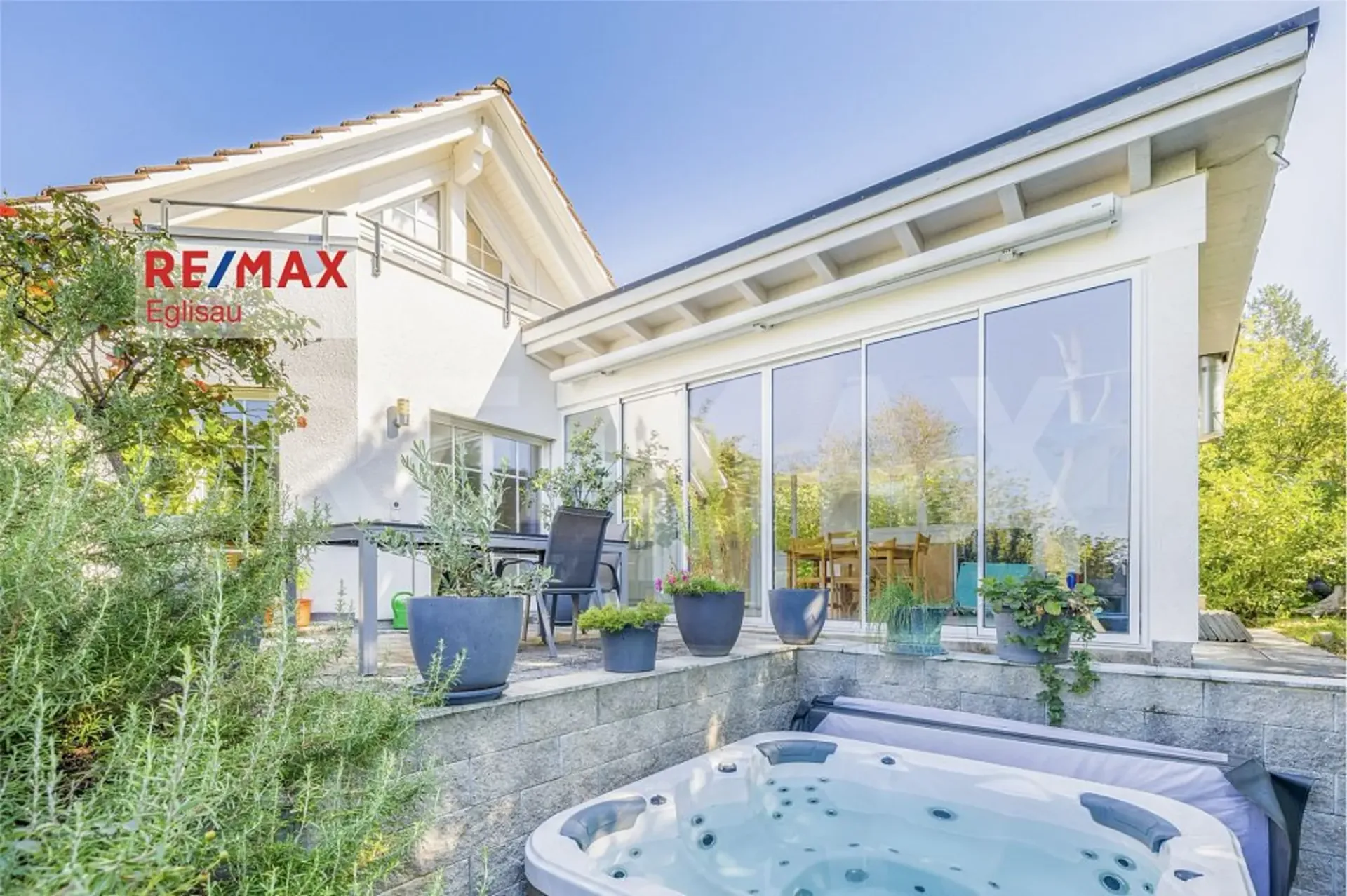 Freistehendes Einfamilienhaus mit Weitsicht, Wintergarten & Wohlfühlambiente