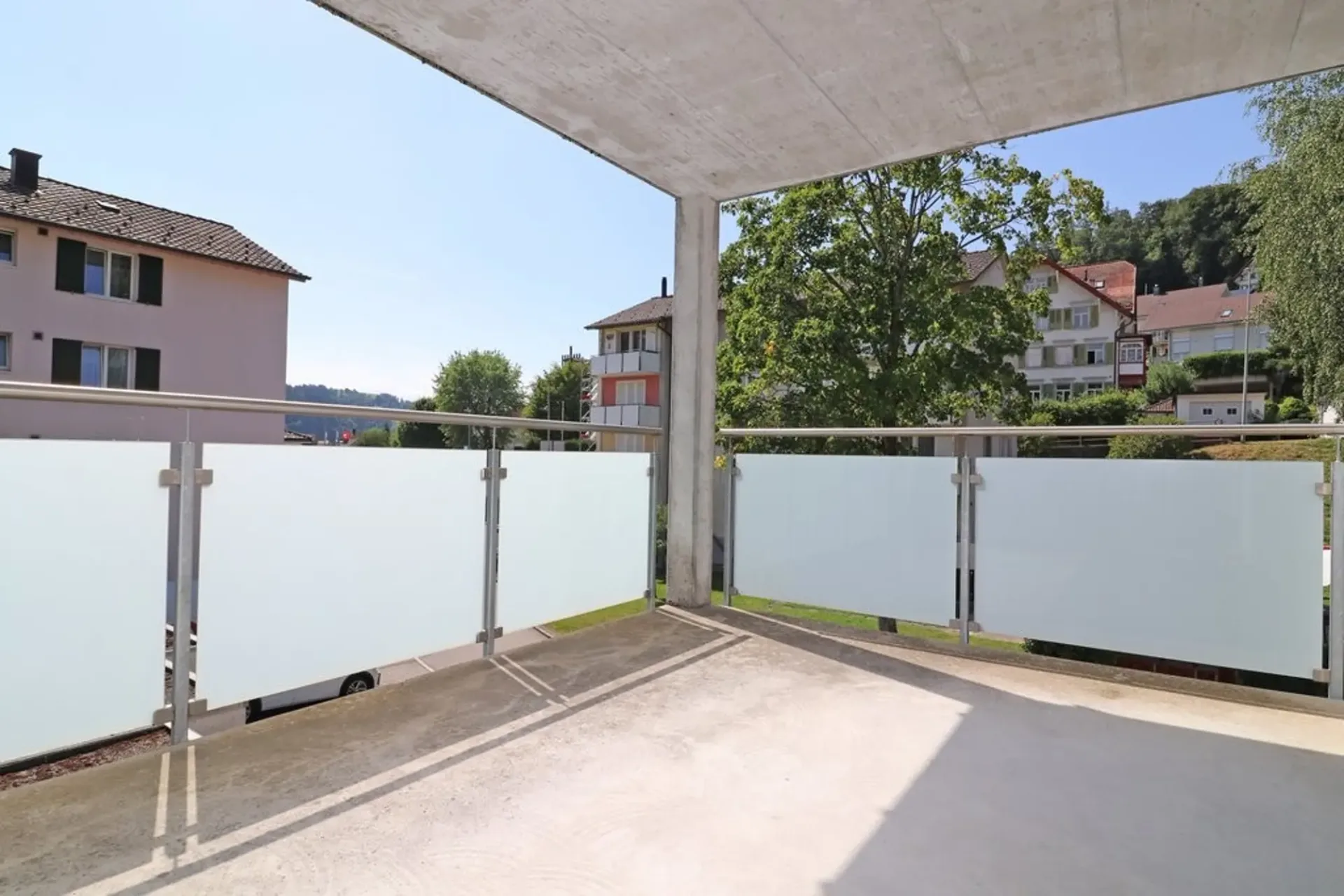 Helle 3 Zimmer Wohnung mit grossem Balkon