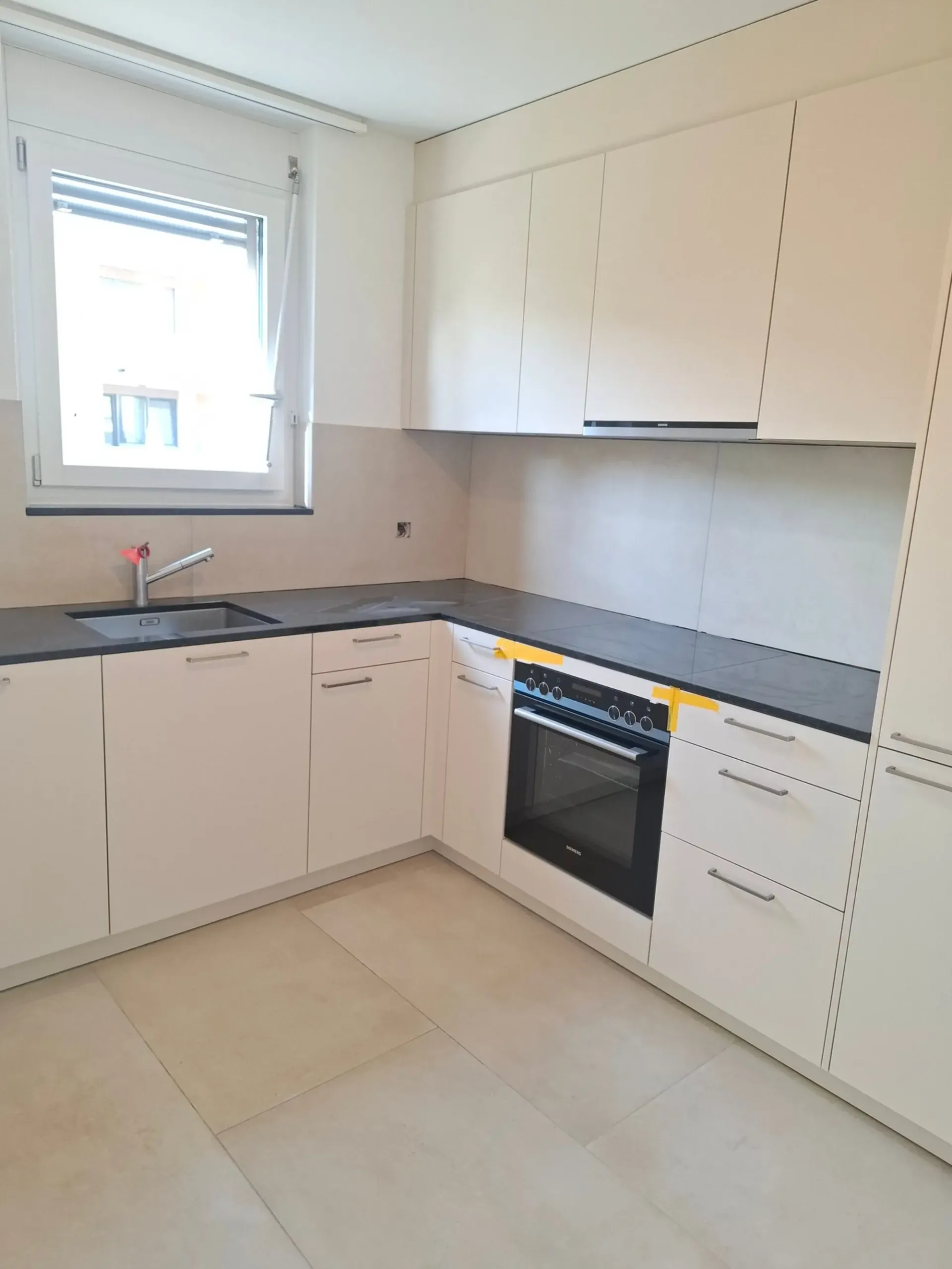 Helle 3.5-Zimmer-Wohnung mit 2 Balkone