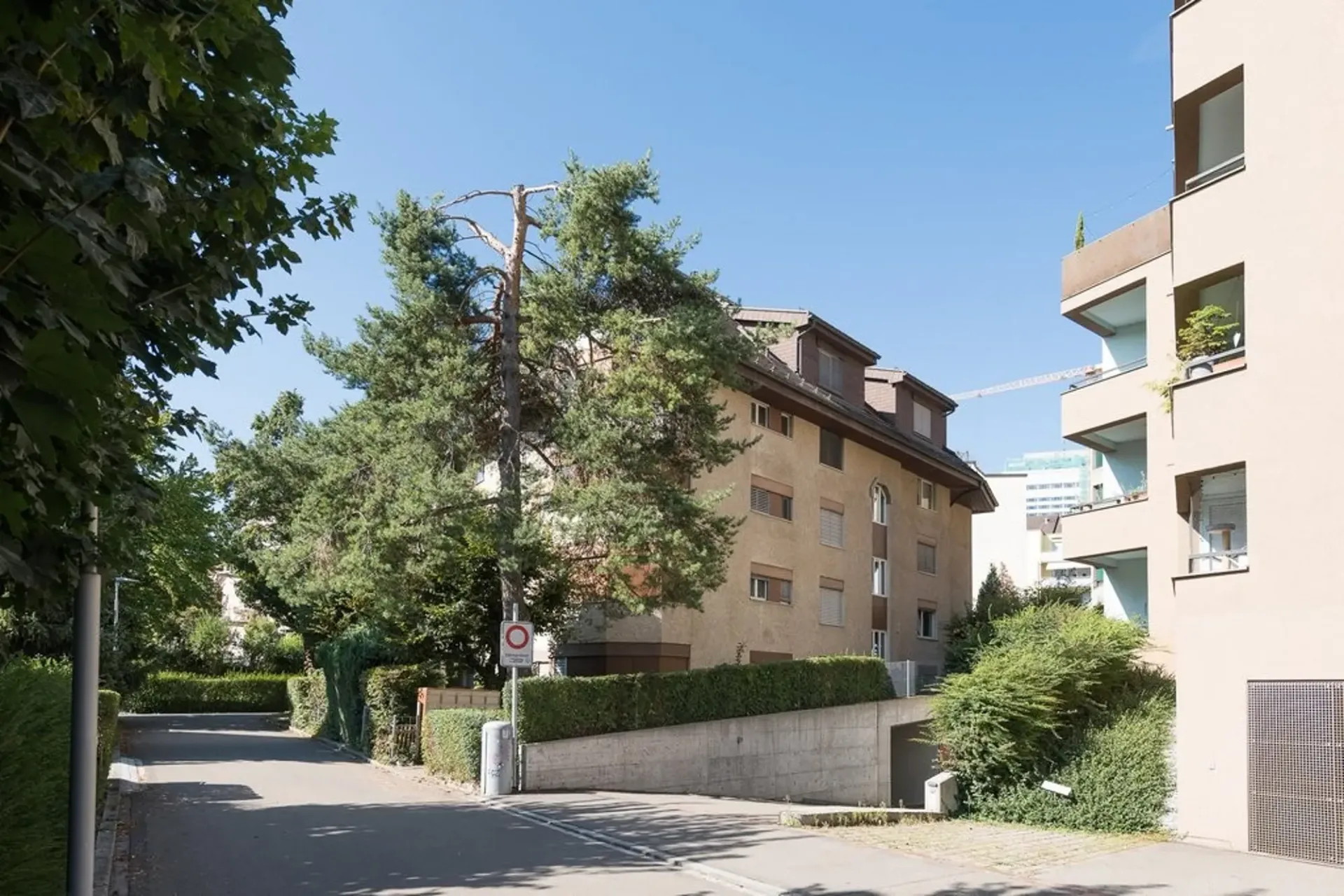 Einstellplatz in Oerlikon, Nähe Bahnhof zu vermieten
