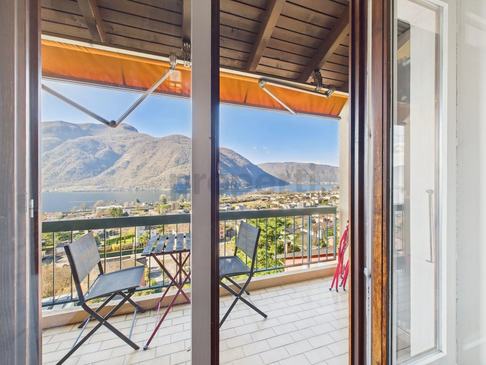 Helles 1.5-Zimmer-Apartment mit Balkon in Melano