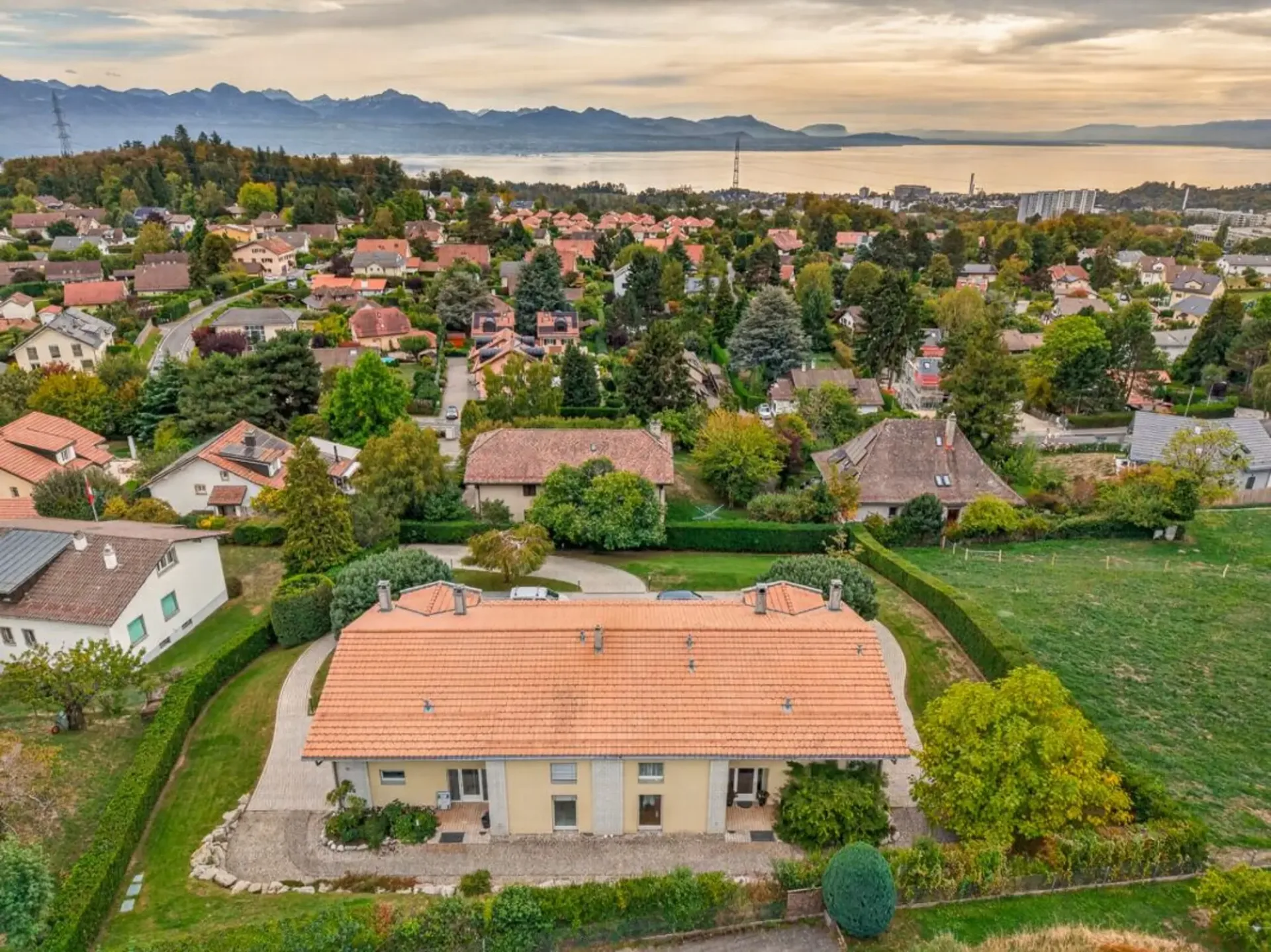 Villa a schiera spaziosa a Epalinges per vivere e ricevere