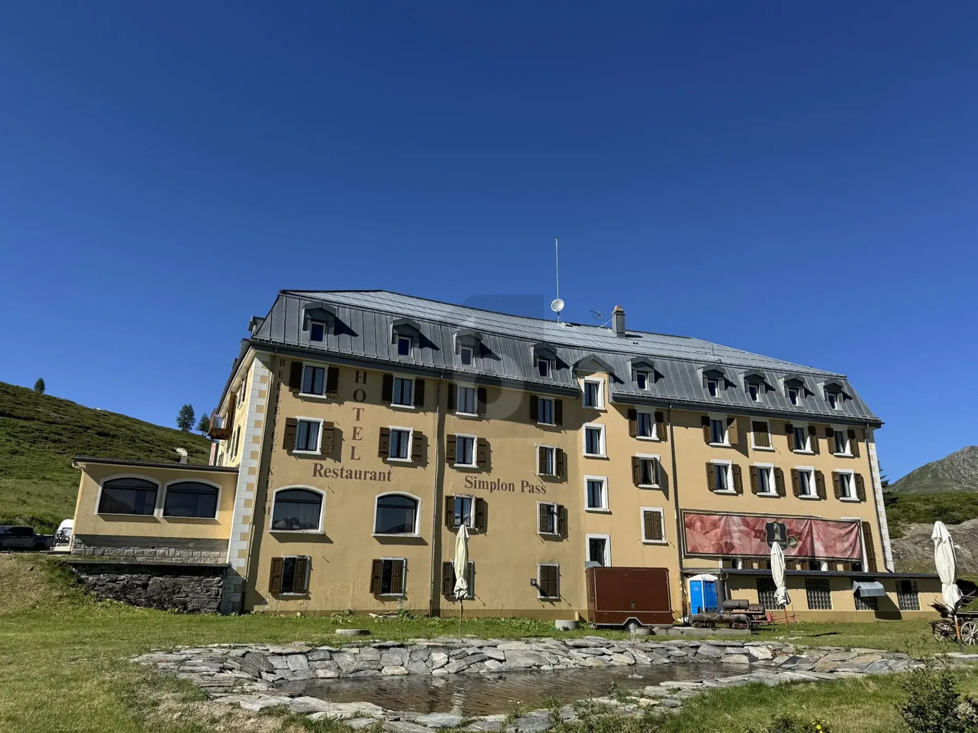 OPPORTUNITÉ HÔTELIÈRE UNIQUE AU CUR DES ALPES