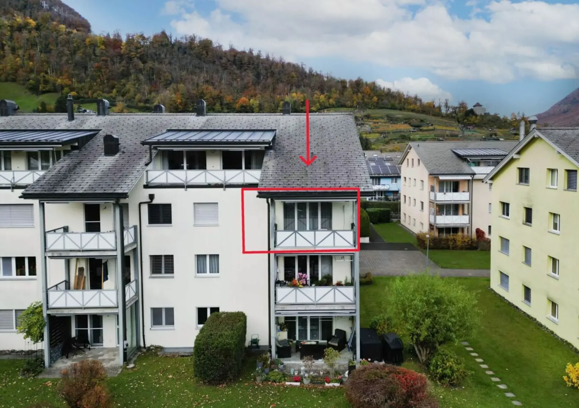 4.5-Zimmerwohnung mit Tiefgaragenplatz und Balkon an ruhiger Lage in Niederurnen