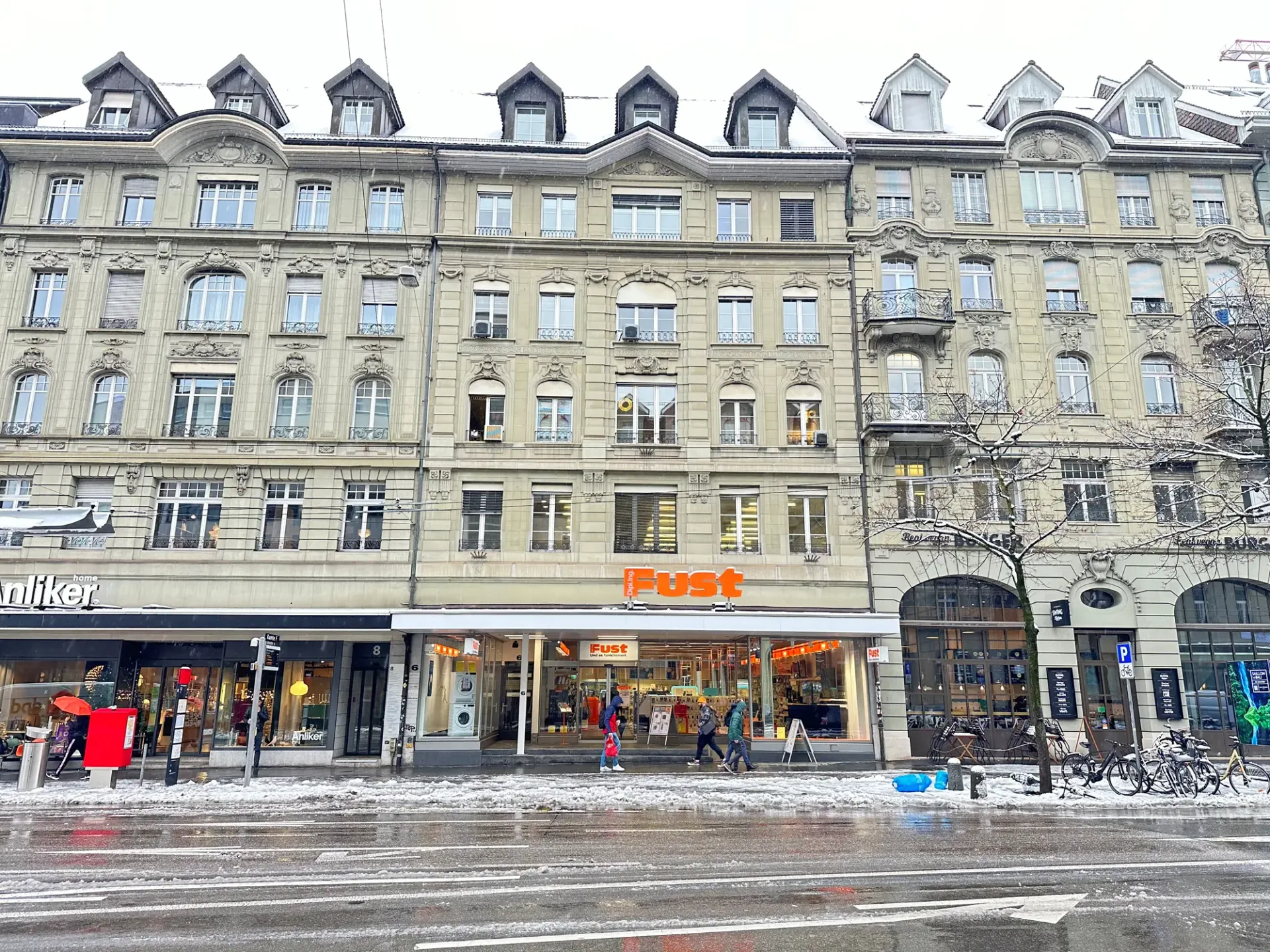 318m2 Gewerbeflächen zu vermieten