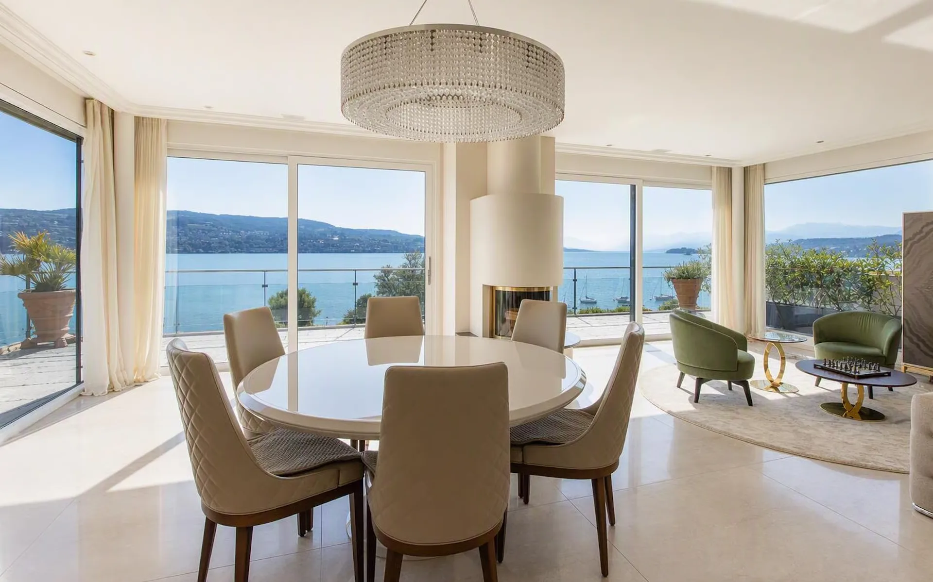 Stilvolle 5½-Zimmer Penthouse-Maisonettewohnung in Oberrieden