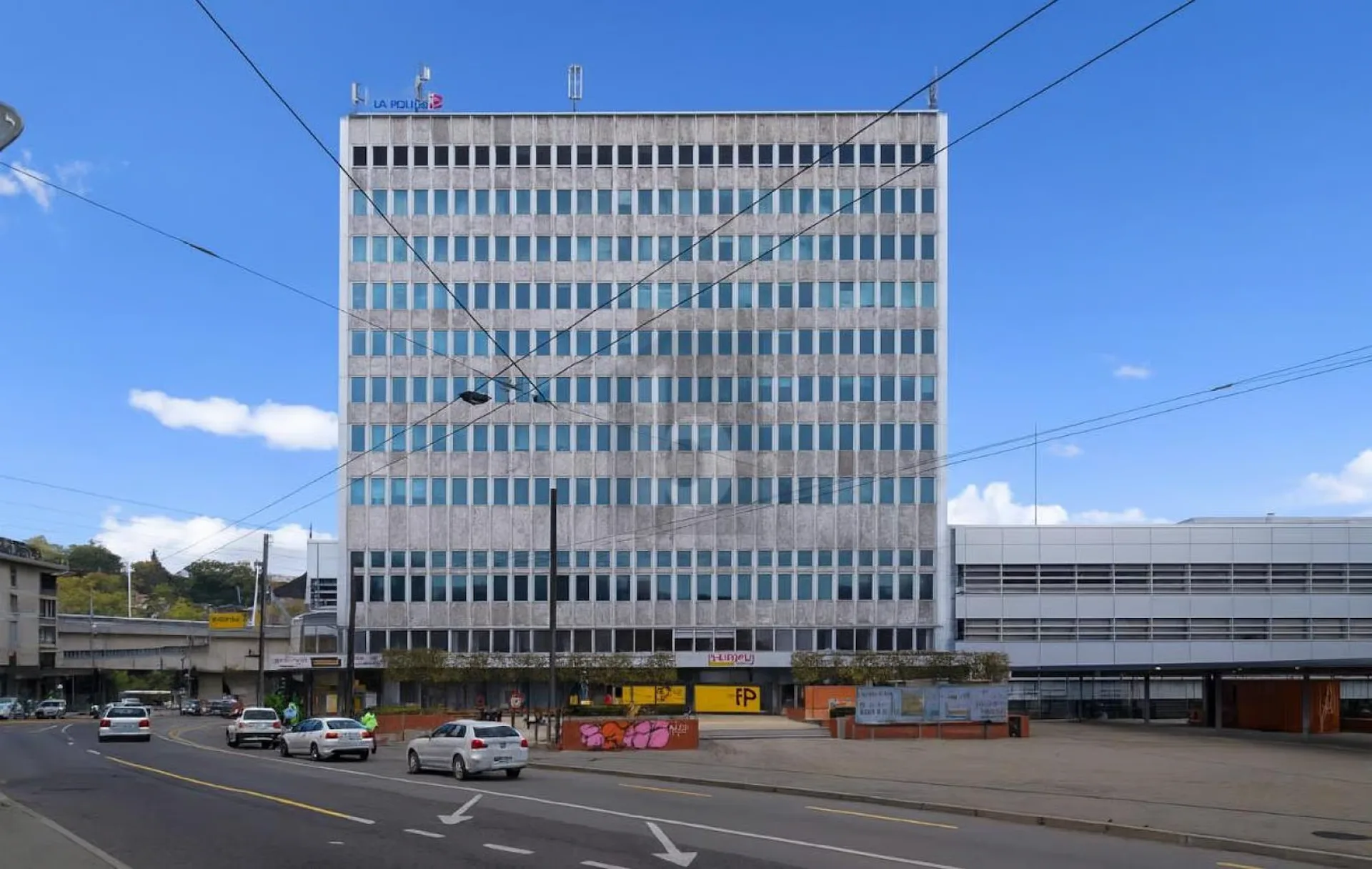 ARBEITSRAUM MIT PANORAMABLICK
