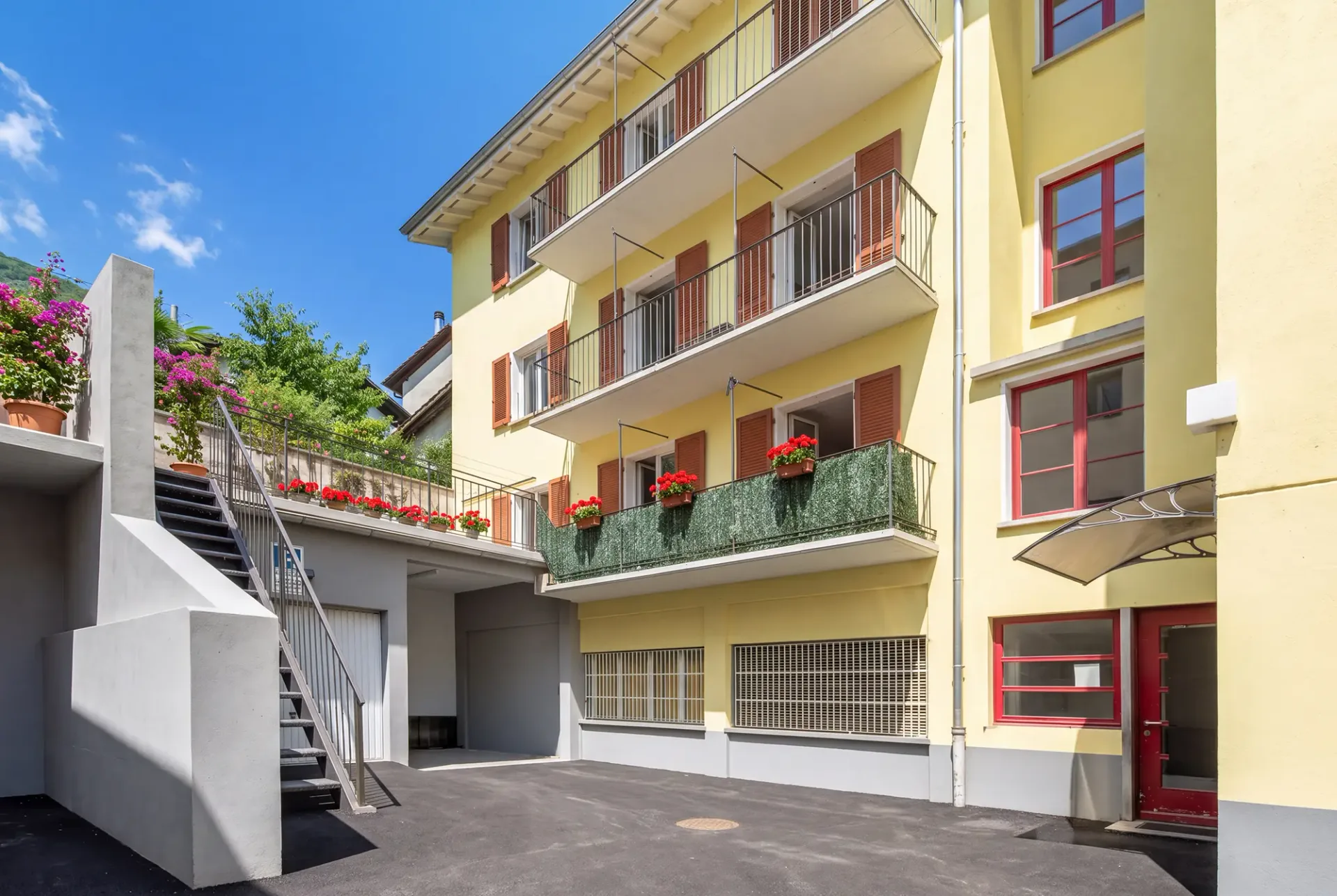 Apartment with 4.5 rooms and great potential