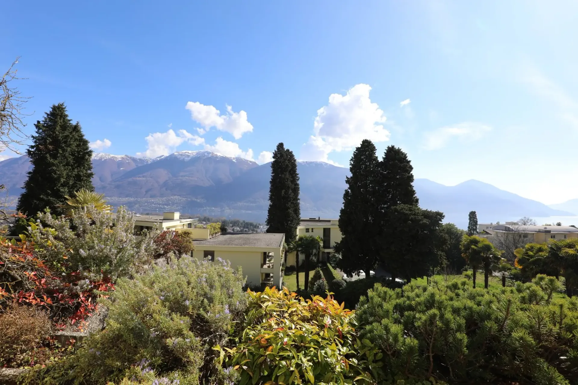 Moderne 2-Zimmer-Wohnung, sonnig mit schönem Weitblick