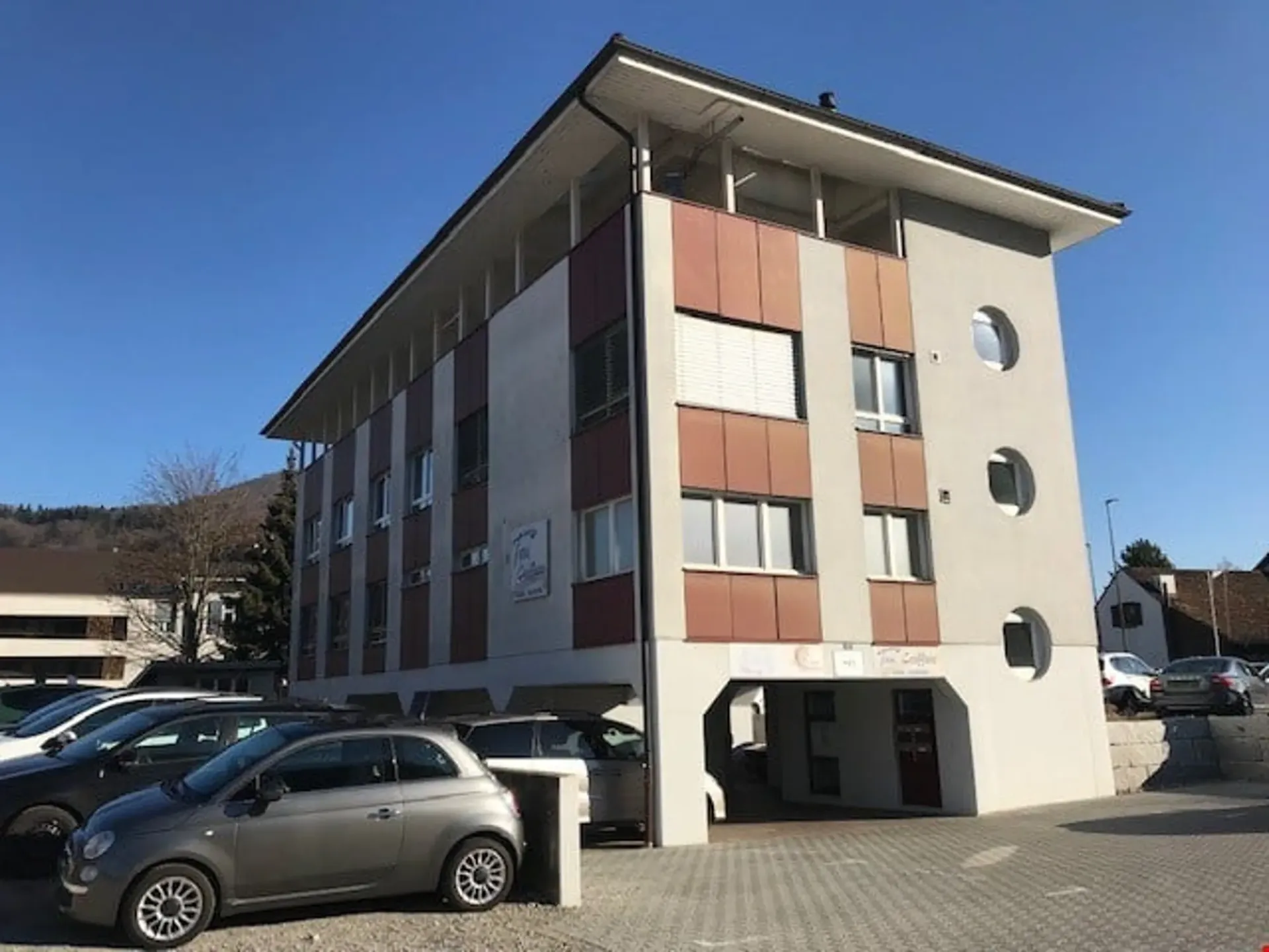 Helle 5.5-Zimmer-Büro-/Praxisräumlichkeiten - in Sissach BL