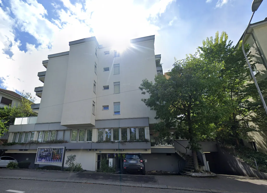 Charmante 3.5-Zimmer-Terrassenwohnung im Erdgeschoss in Zürich-Oerlikon