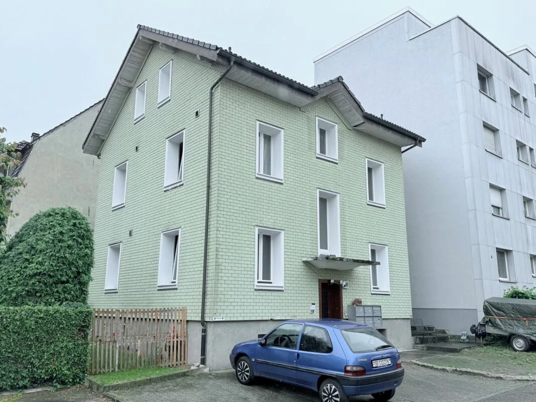 Reduzierter Preis - attraktives MFH mit einer Bruttorendite von 6.15 % !!