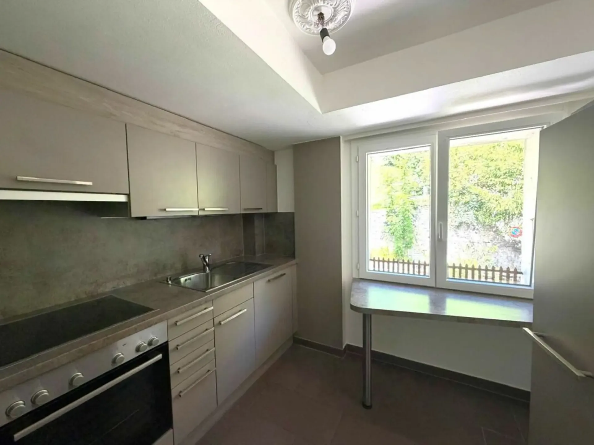 Sankt-Imier, schönes renoviertes 3.5-Zimmer-Apartment im 2. Stock