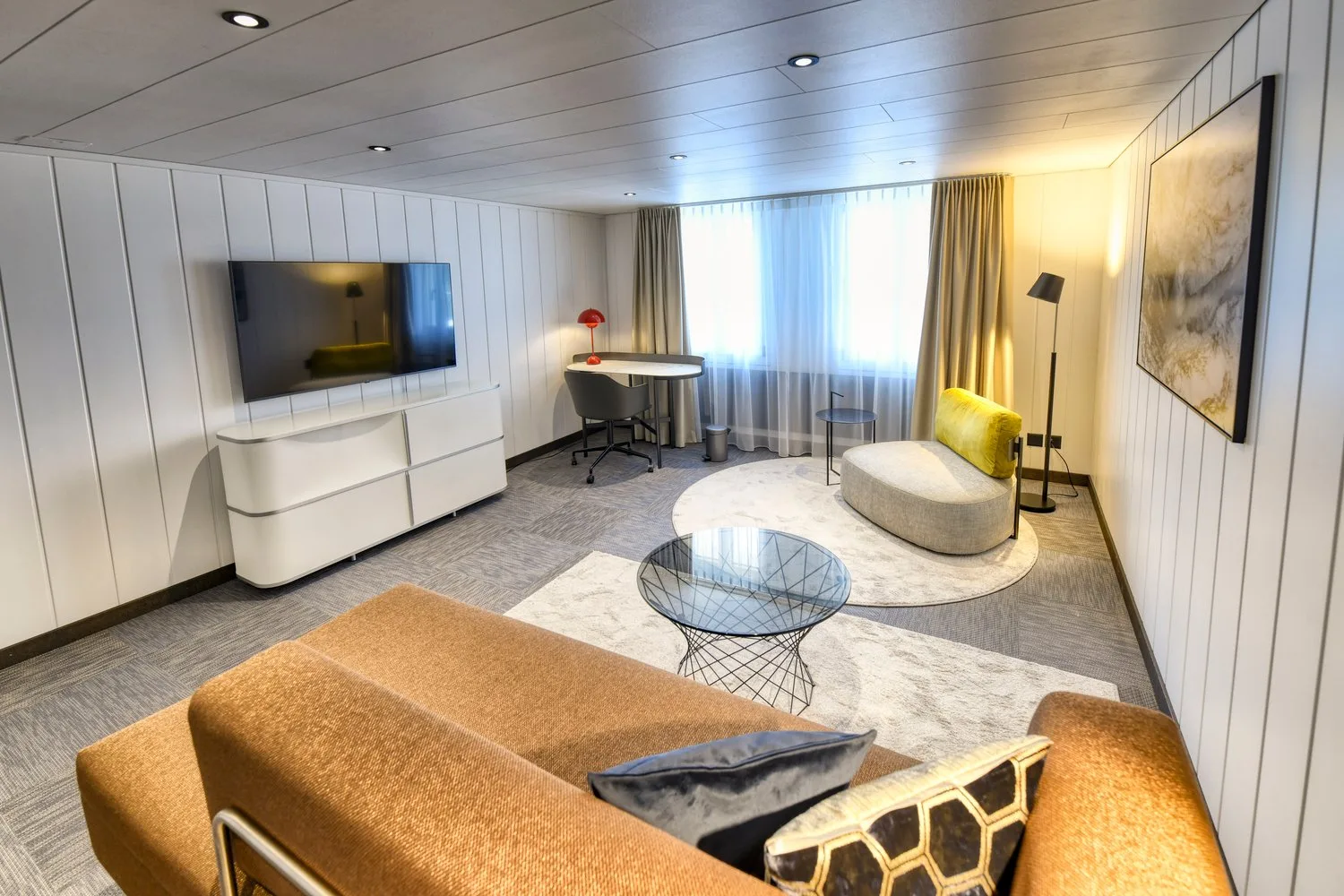 Neue möblierte 2-Zimmer-Wohnung an sehr zentraler Lage in Altdorf