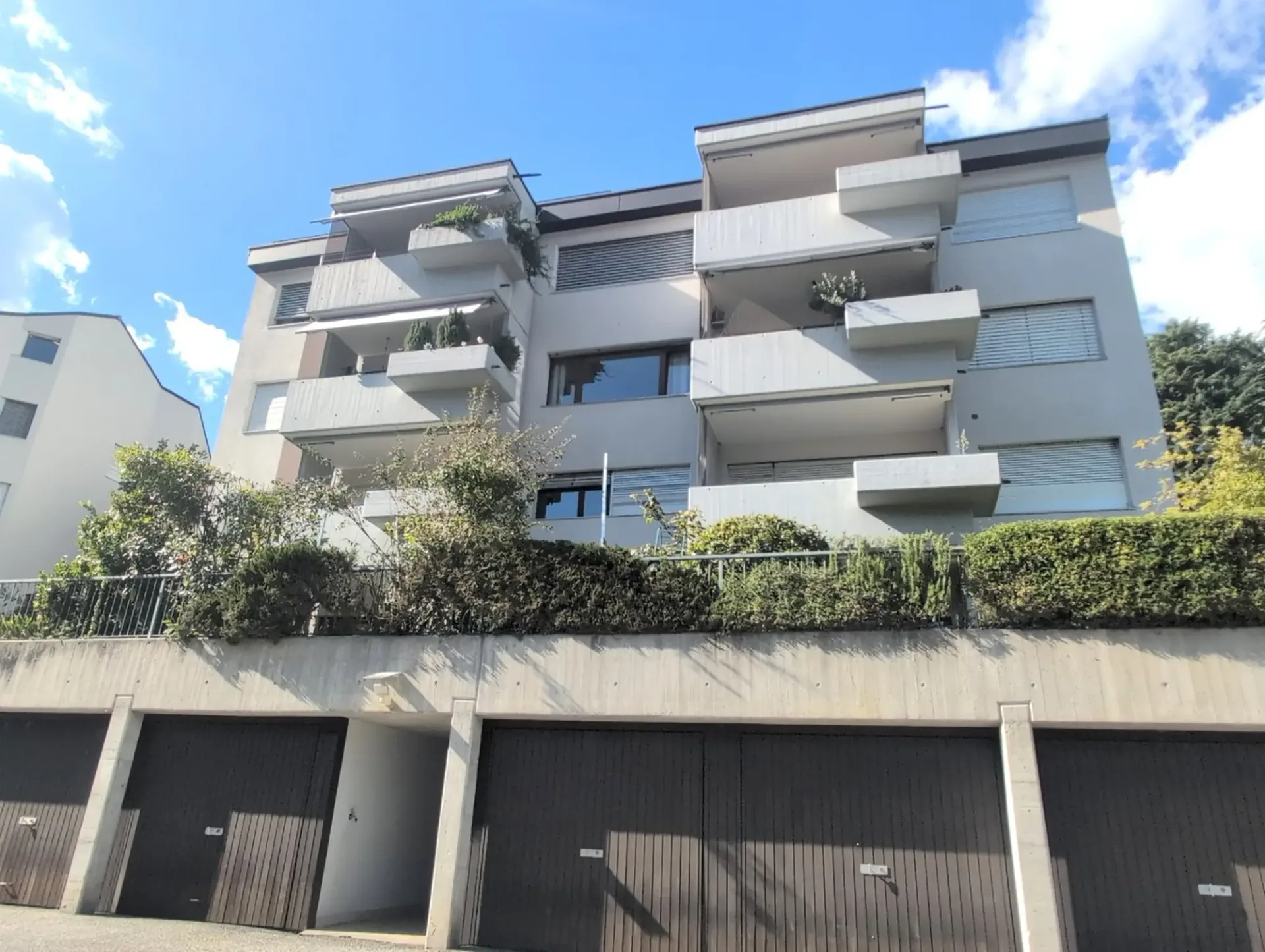 Kleiner Schatz! Zu vermieten, schönes 4.5-Zimmer-Apartment mit Balkon, DERZEIT IN RENOVIERUNG, in Sion!