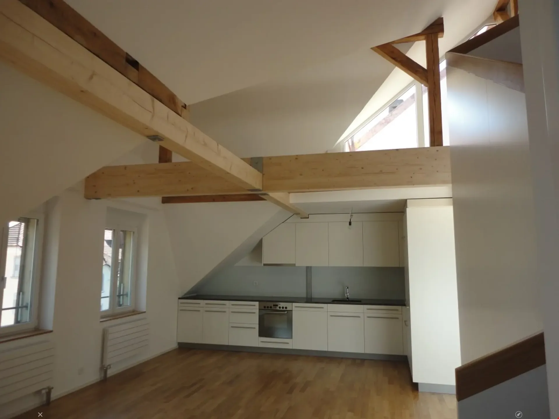 Moderne 3.5 Zimmer-Dachwohnung mit Galerie und Terrasse