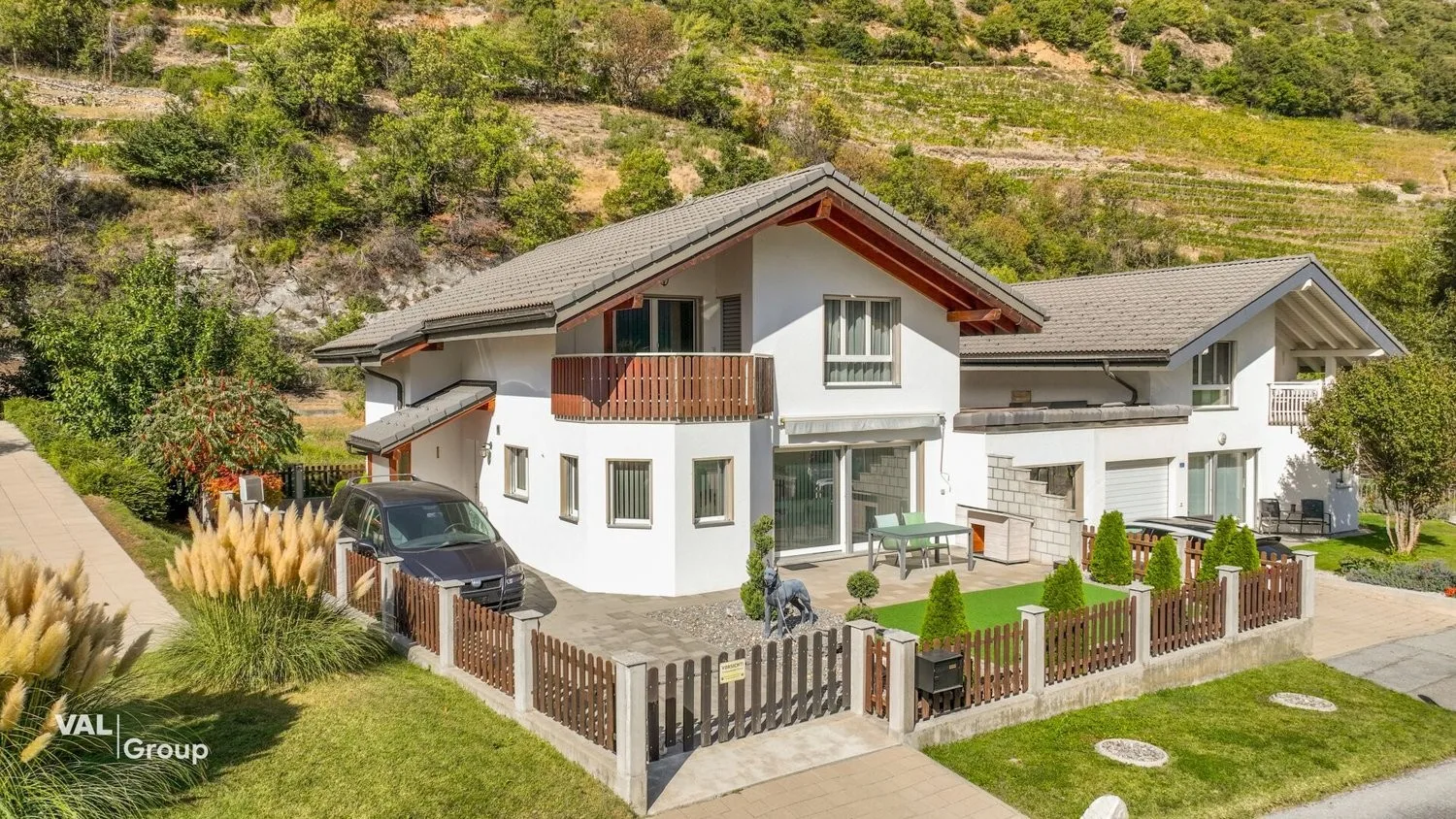 Wohnen mit Platz und Ruhe: Familienhaus in Niedergampel