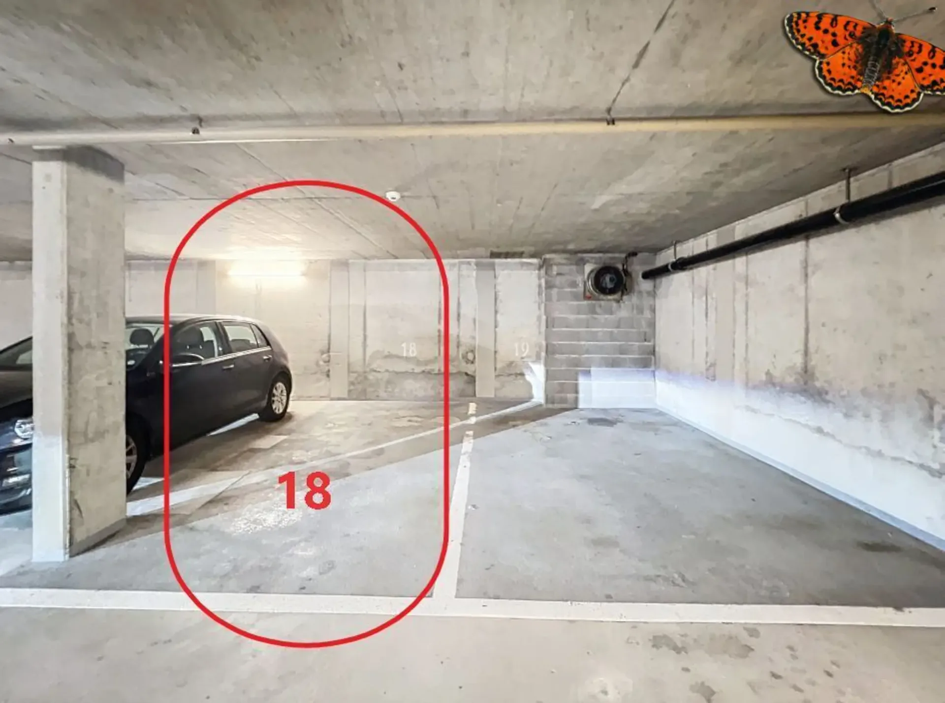 FREIBURG - Innenparkplatz für Auto