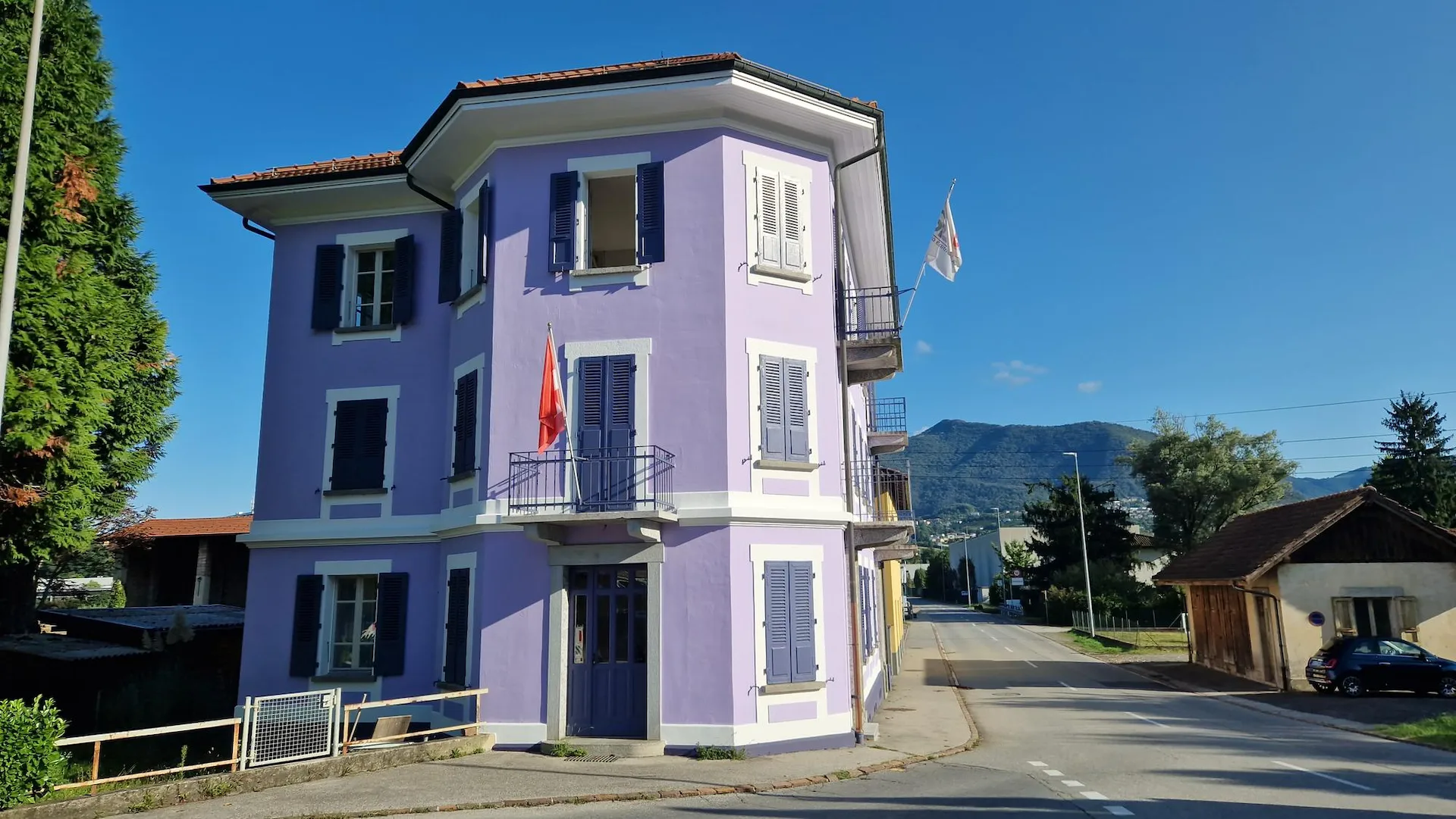 Geräumige 4,5-Zimmer-Wohnung komplett renoviert in strategischer Lage in Novazzano