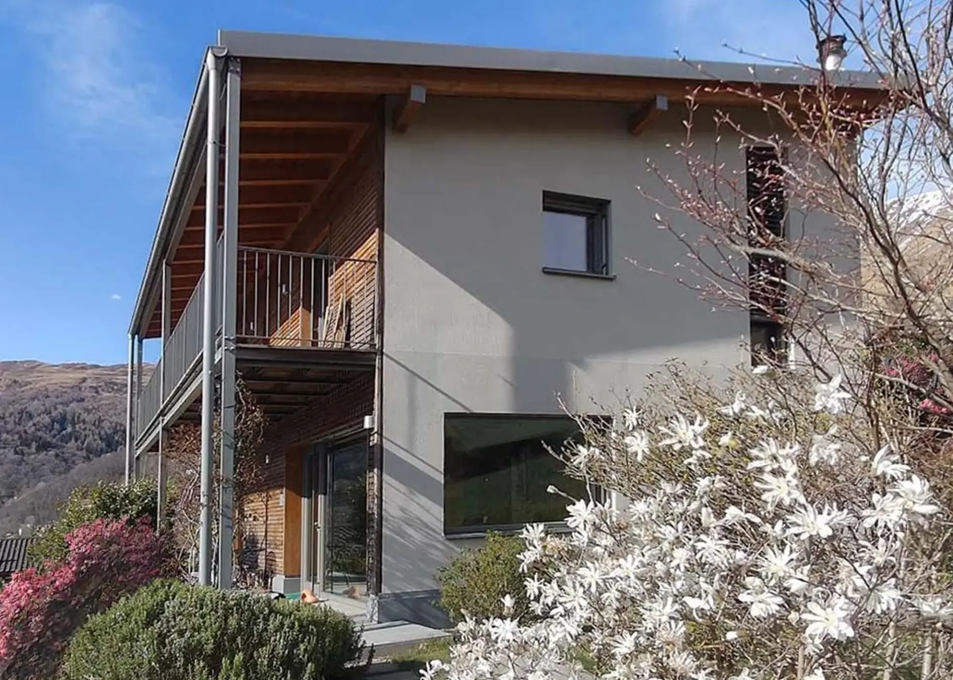 Valcolla, Comune di Lugano, vendiamo un’affascinante e moderna casa