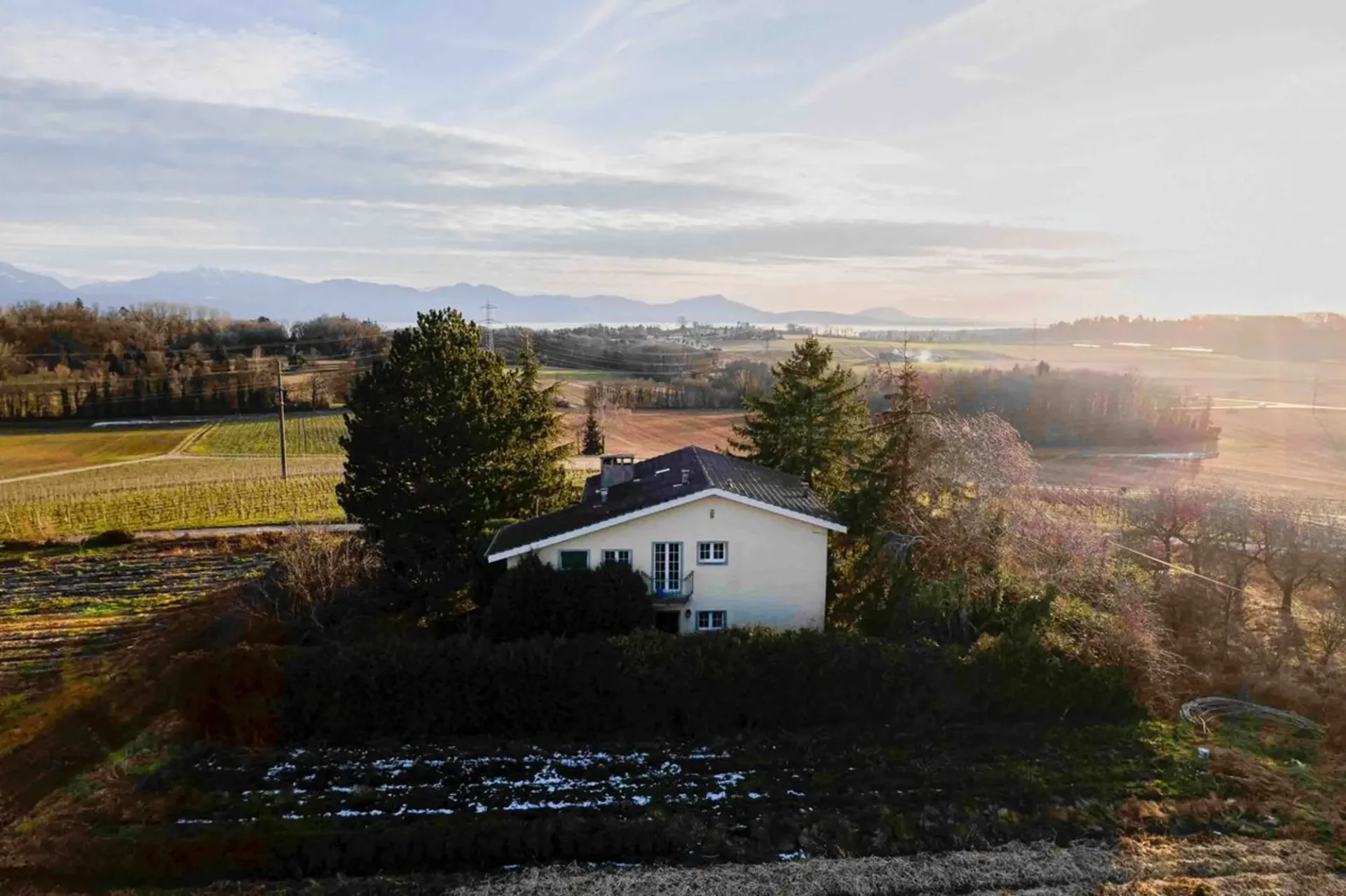 BREMBLENS - Haus mit Blick auf den See und die Berge