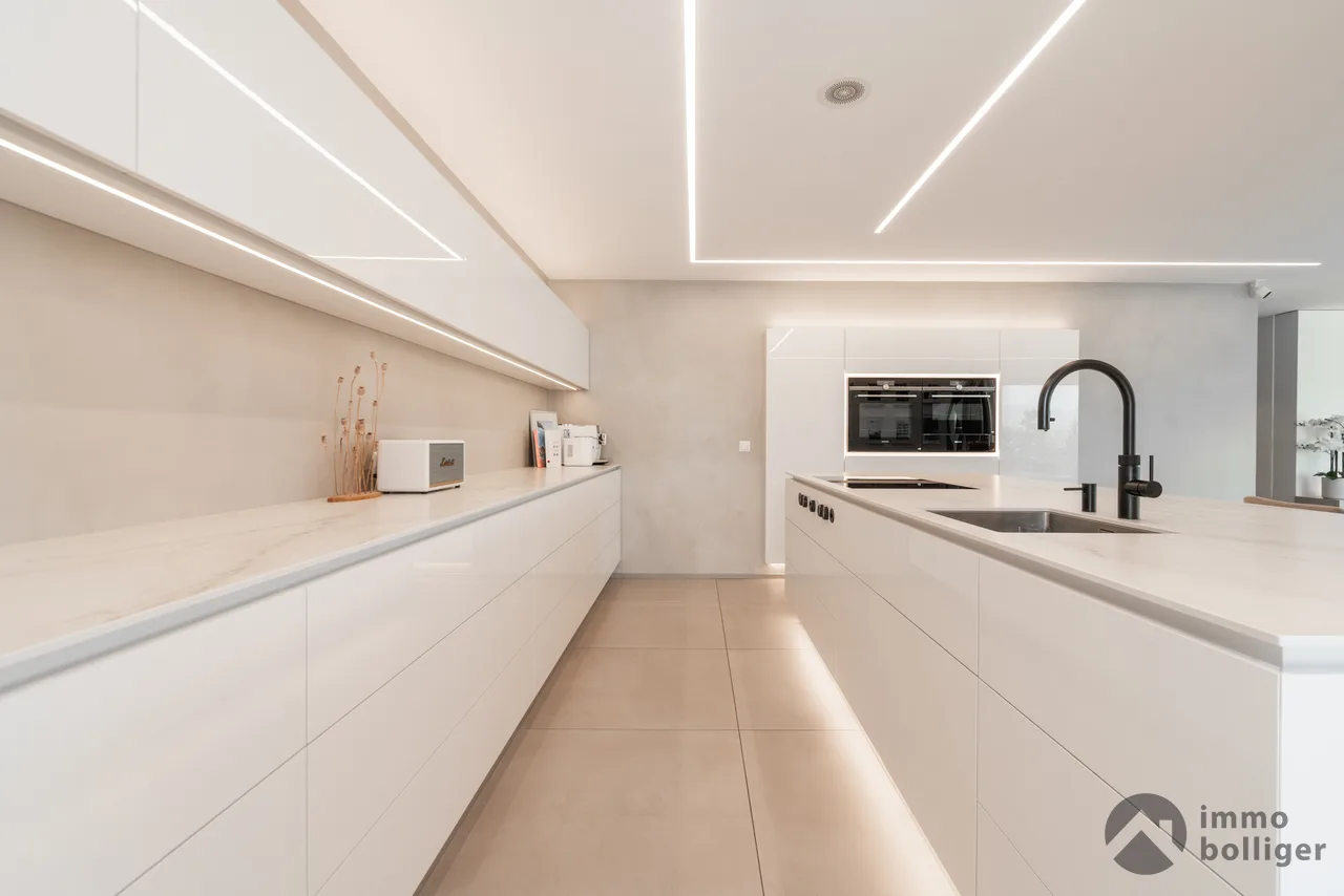 Wohnen wie im Einfamilienhaus - stilvolle Attika mit 137 m² Terrasse