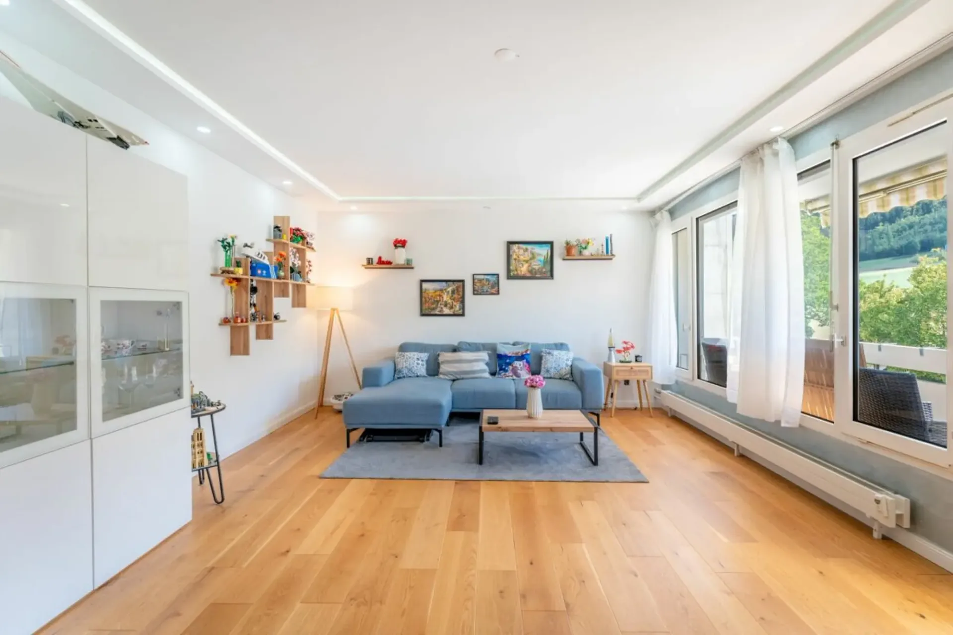 Schön renovierte 3.5 Zimmer Wohnung - ideal für Singles, Paare & Pendler