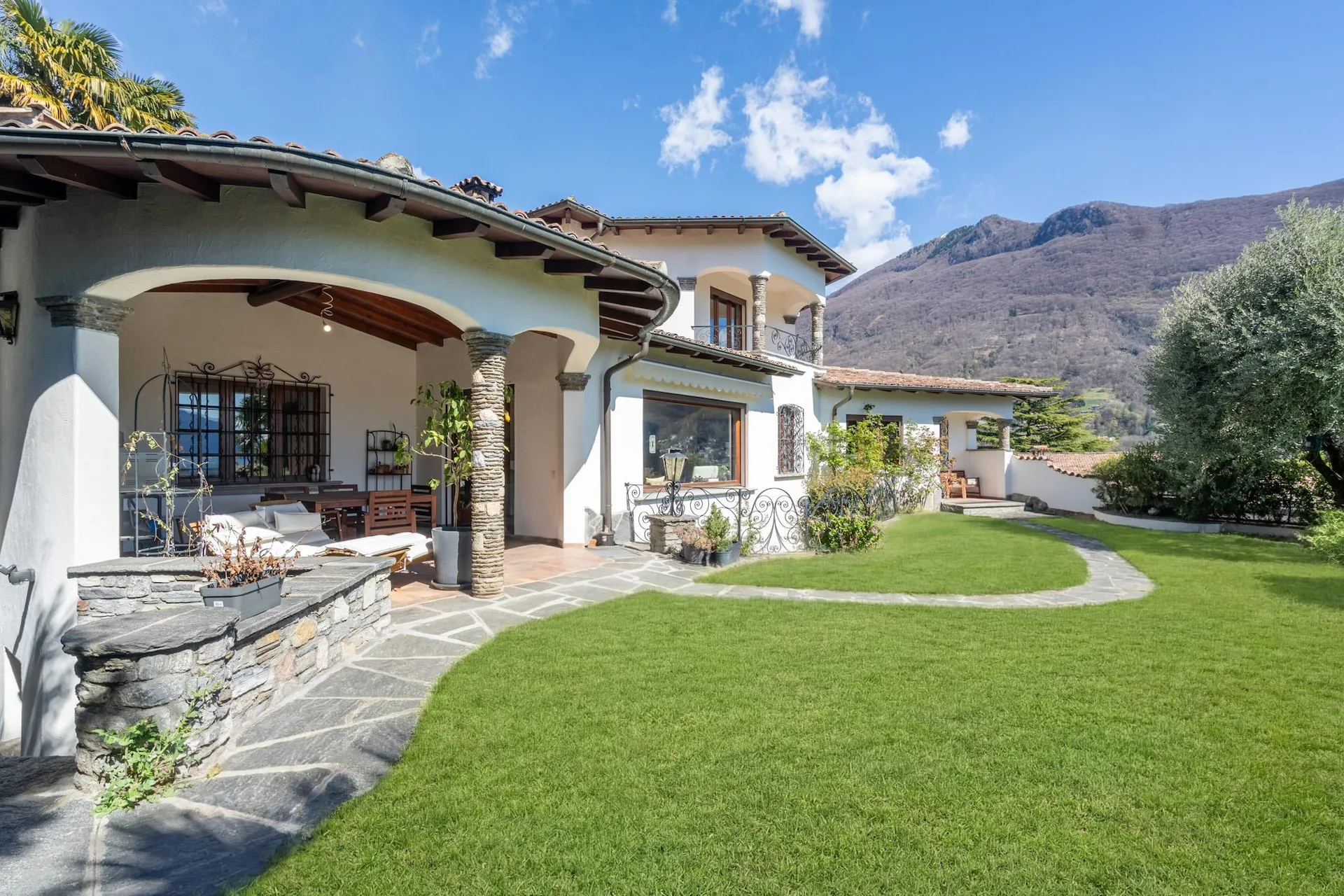 Un angolo di paradiso - Eleganza mediterranea con vista lago