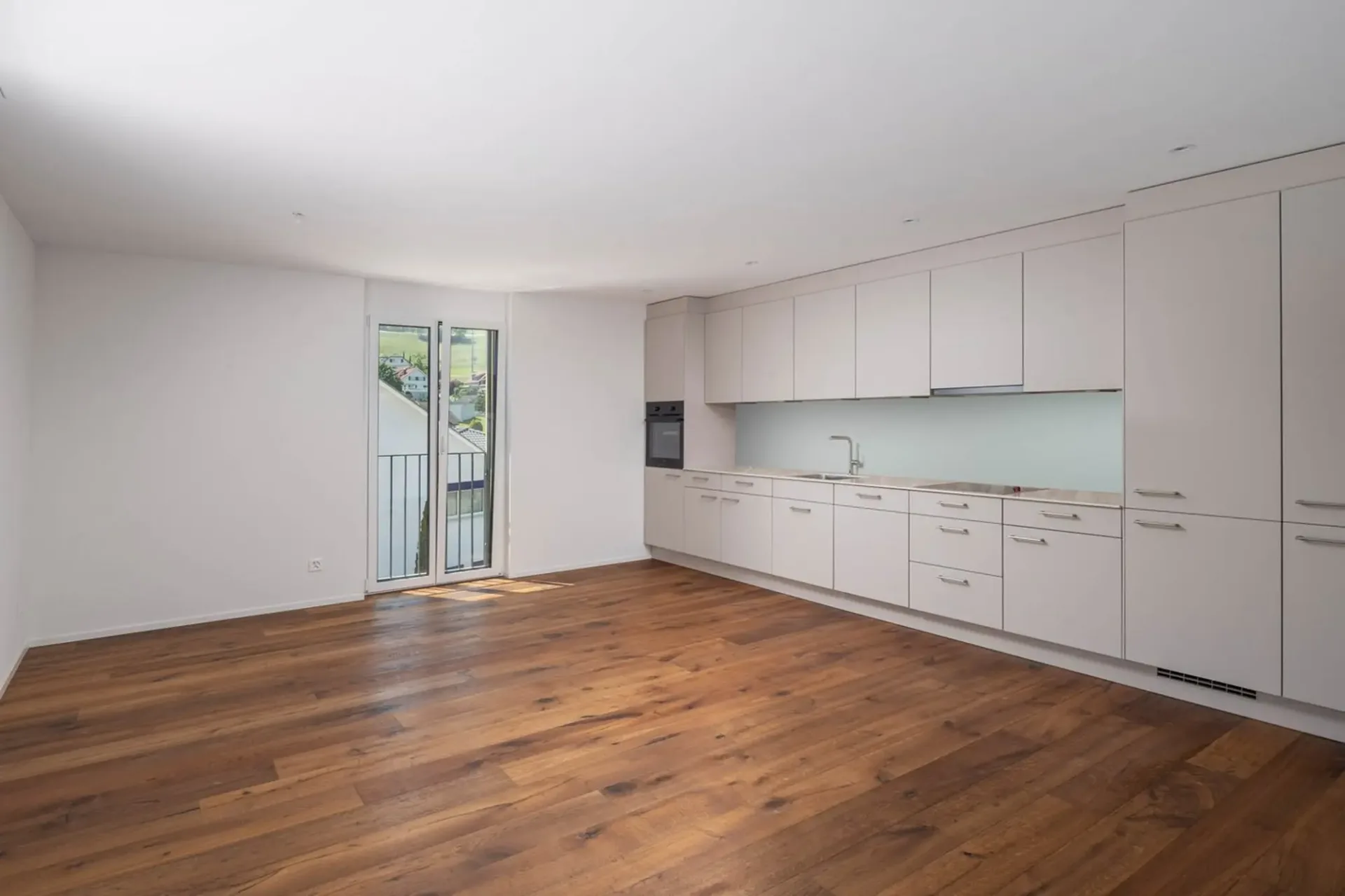 Erstklassige neuwertige Wohnung im schönen Reitnau zu vermieten