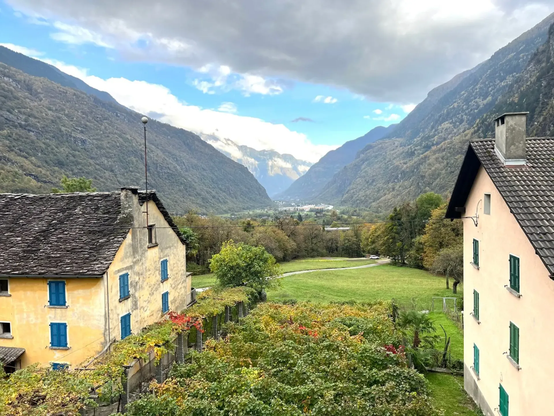 Flexibles Zweifamilienhaus mit Potenzial in Giornico, Tessin
