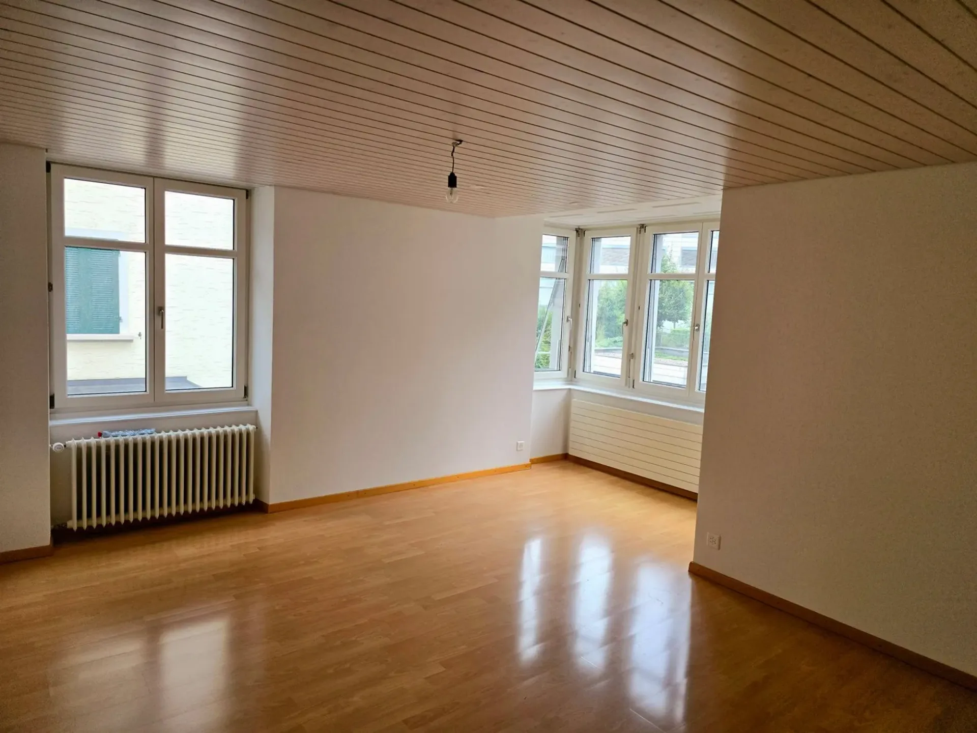 Grosszügige 4.5 - Zimmerwohnung im Zentrum von Goldau