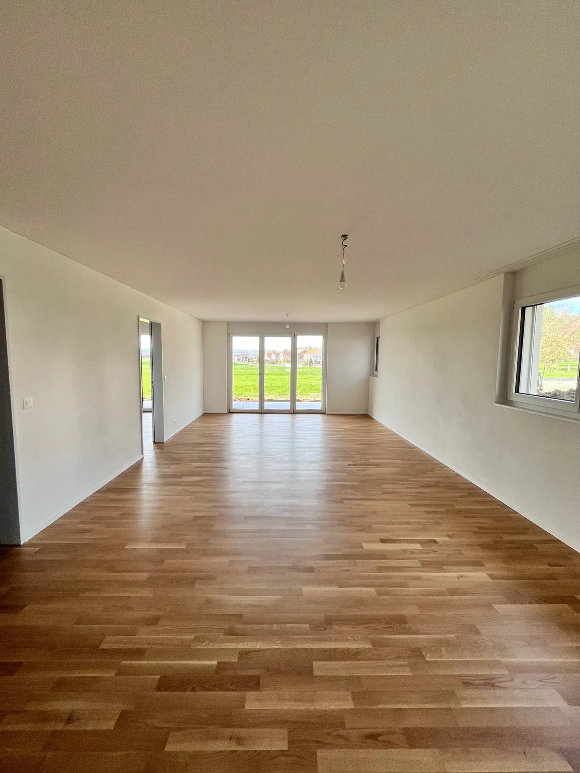 Erdgeschosswohnung mit Weitsicht an bester Sonnenlage im Zürcher Weinland