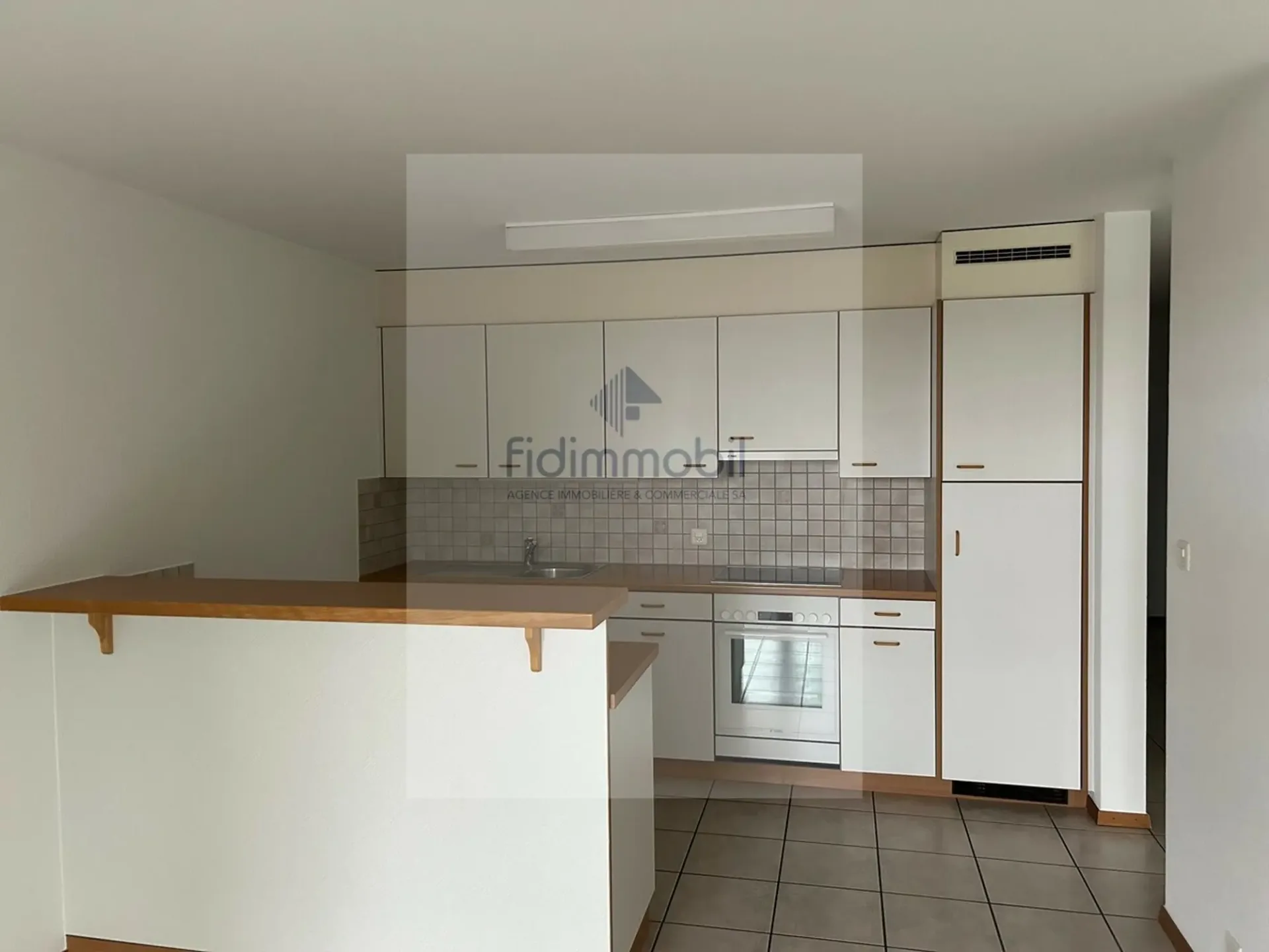 GROßES APPARTMENT MIT BALCON
