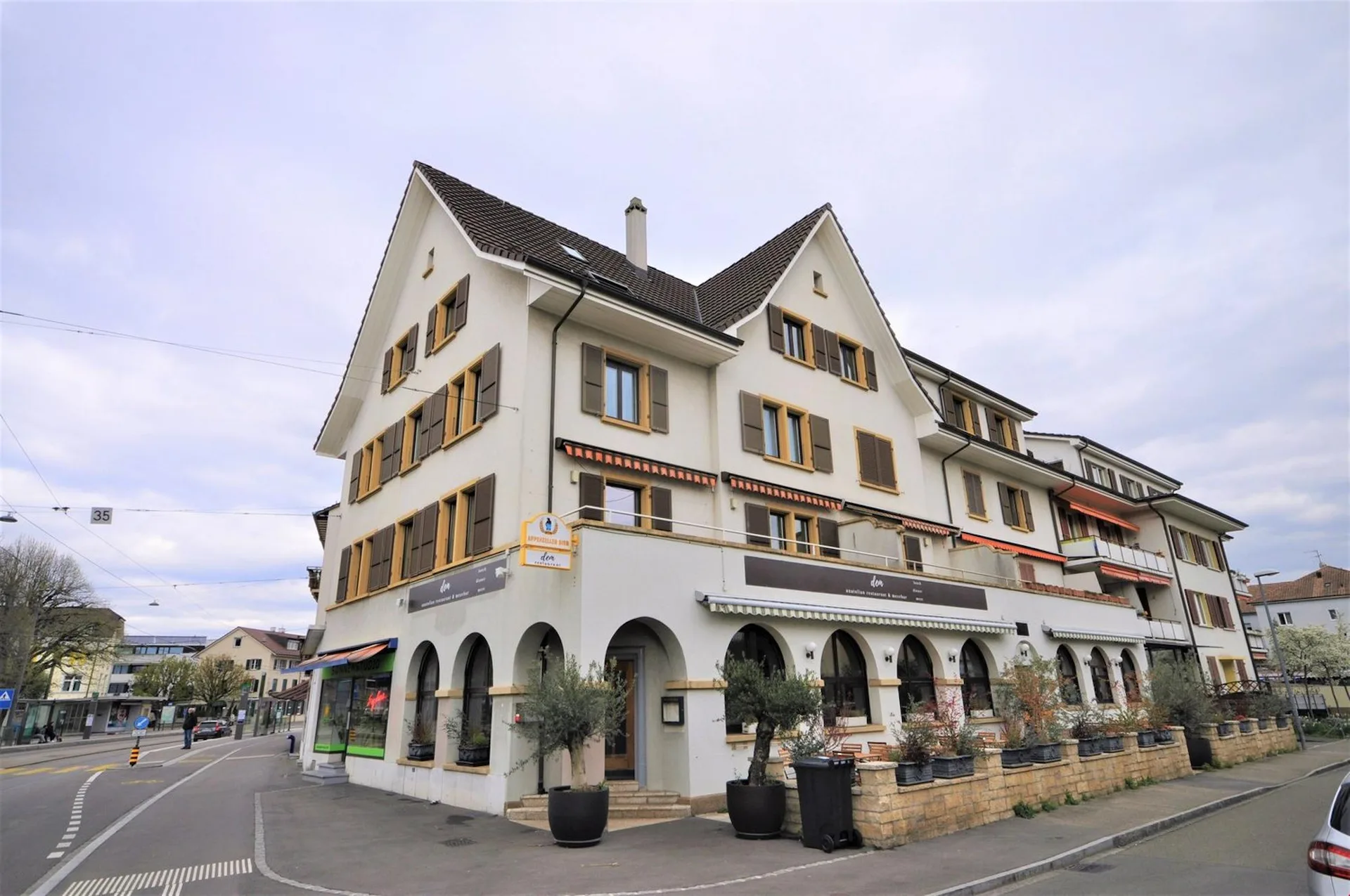 Charming 4.5-room apartment near Lindenplatz
