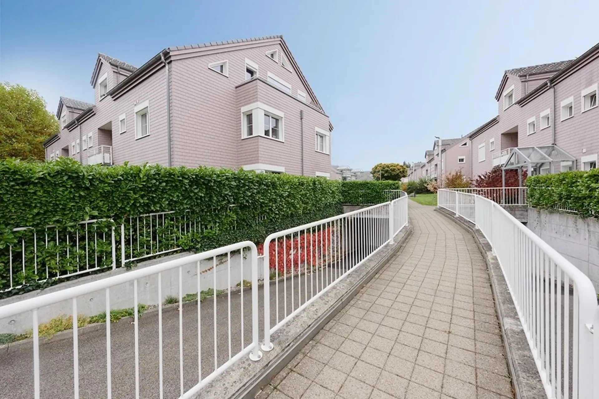 Tiefgaragenparkplätze und -Boxen zu vermieten