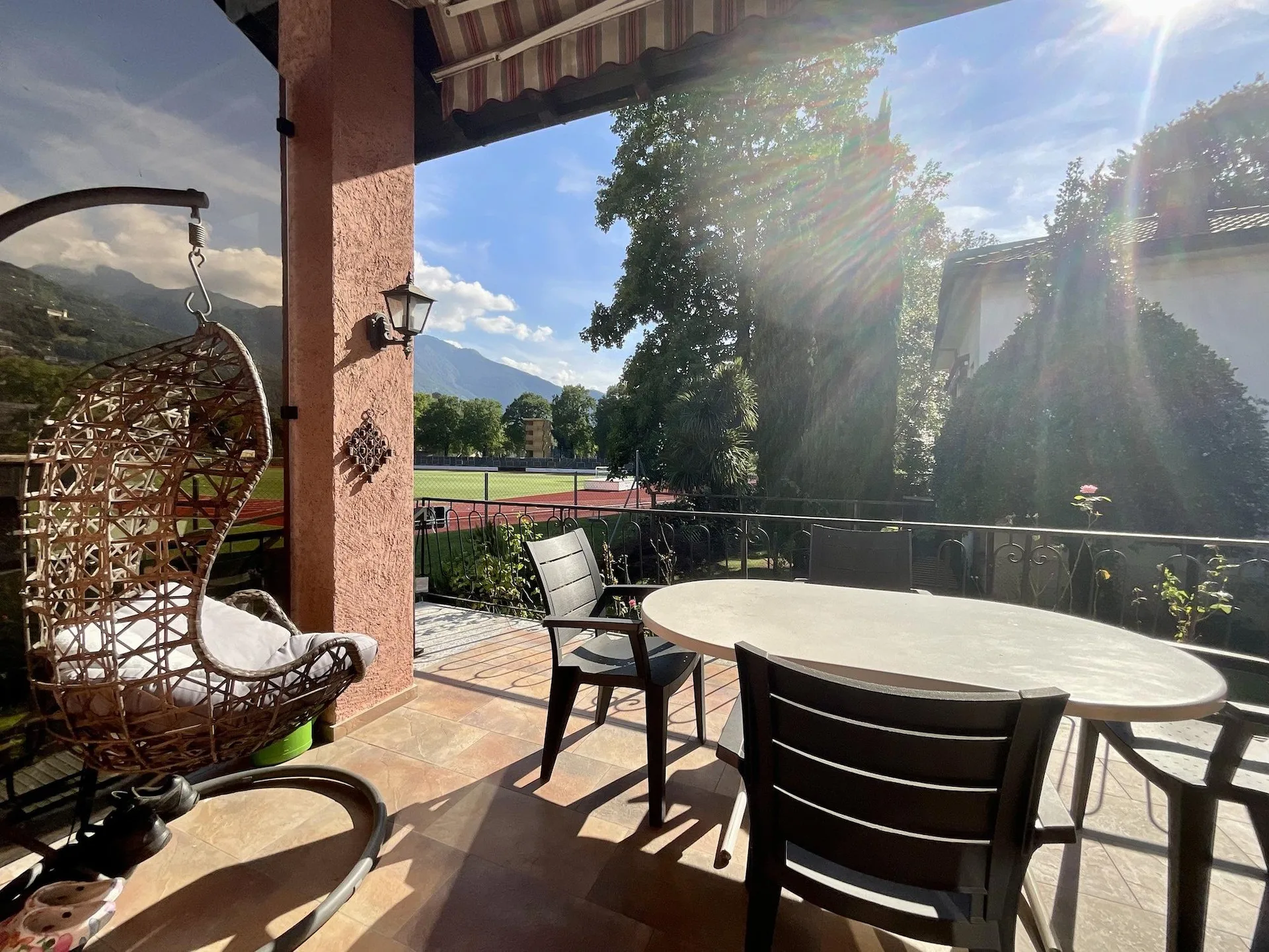 BELLINZONA - GROßES EINFAMILIENHAUS IN ZENTRALER LAGE