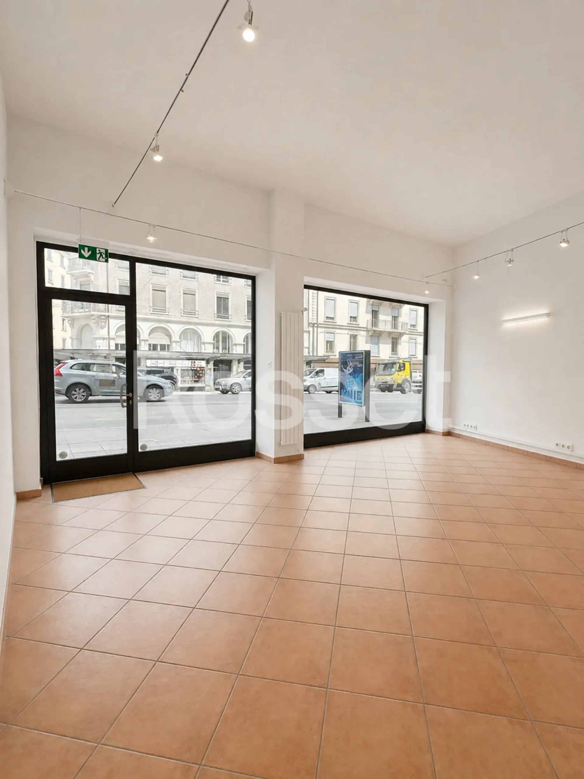 Arcade d'env. 155 m² au rez-de-chaussée