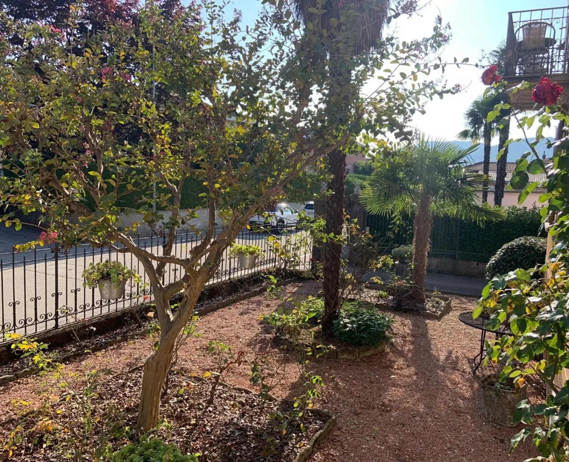 Charakteristisches Anwesen mit Garten in Balerna