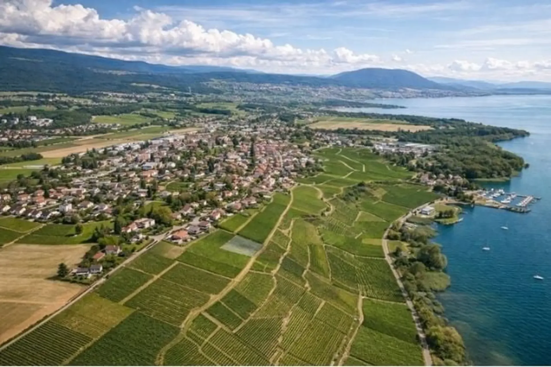 Building plot with panoramic view of the lake – Residential project with high potential