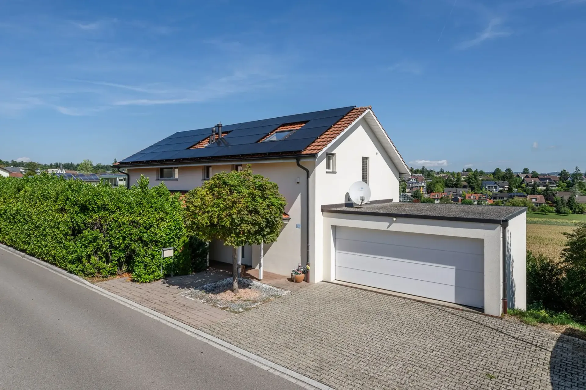 Traumvilla mit Naturpool und Weitsicht