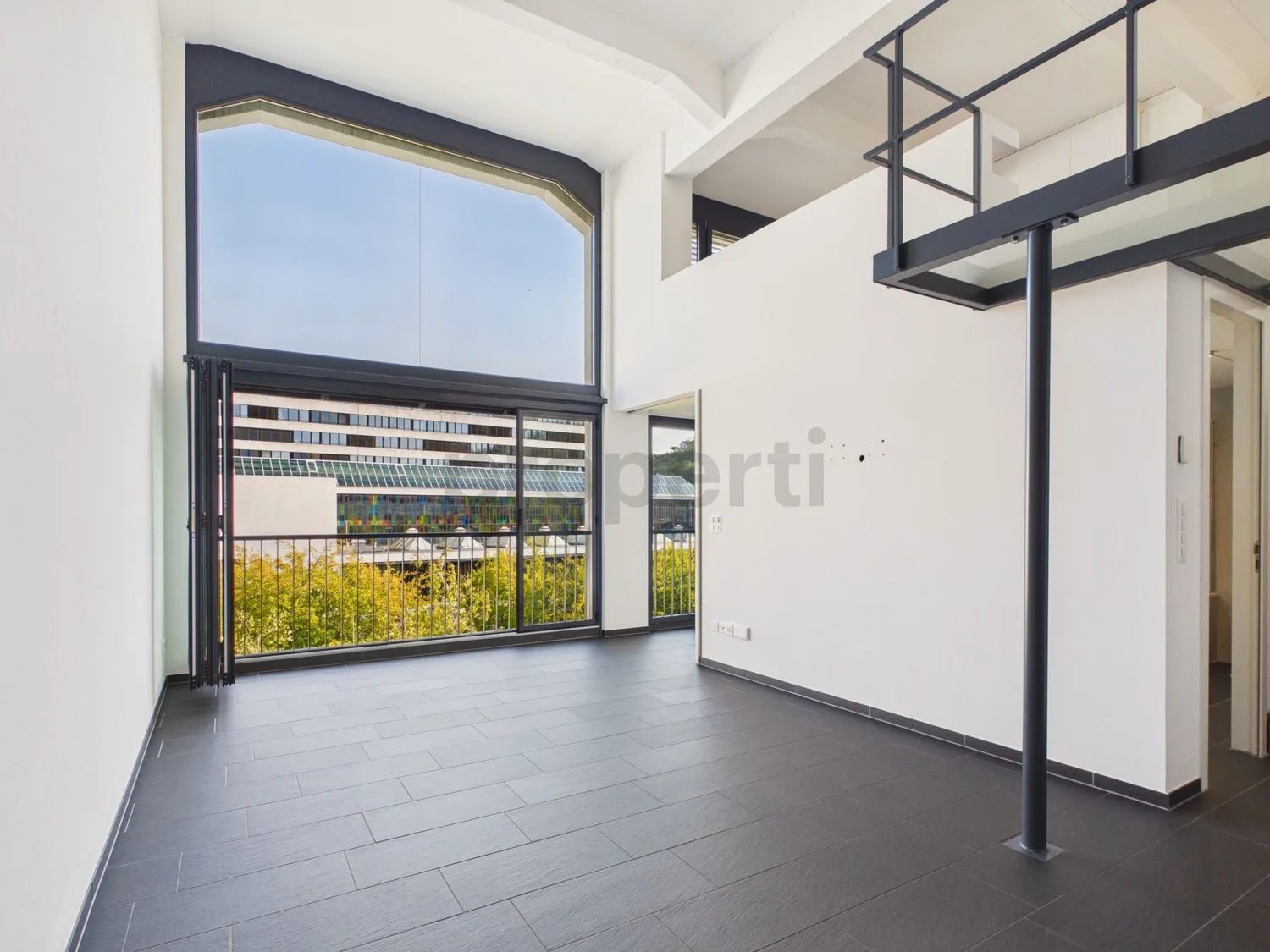 Ambiance loft, pièces lumineuses et rénovation 2022