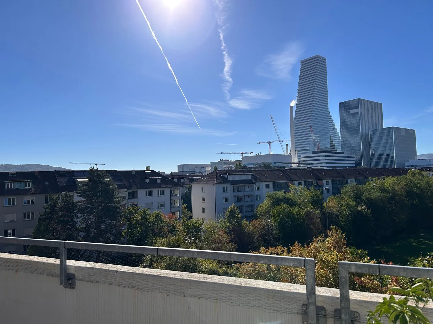 Living with a view of the greenery and the Rochtürme skyline