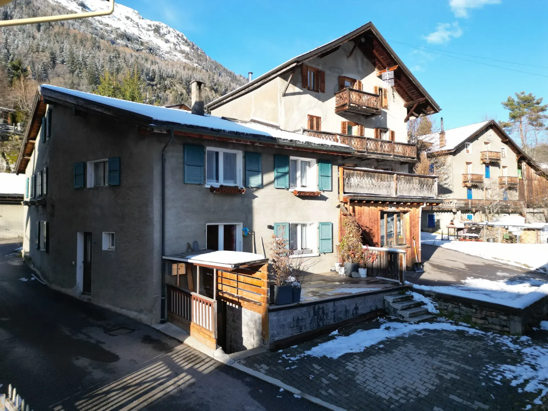 Charmantes Villa mit zwei Apartments und großem Potenzial