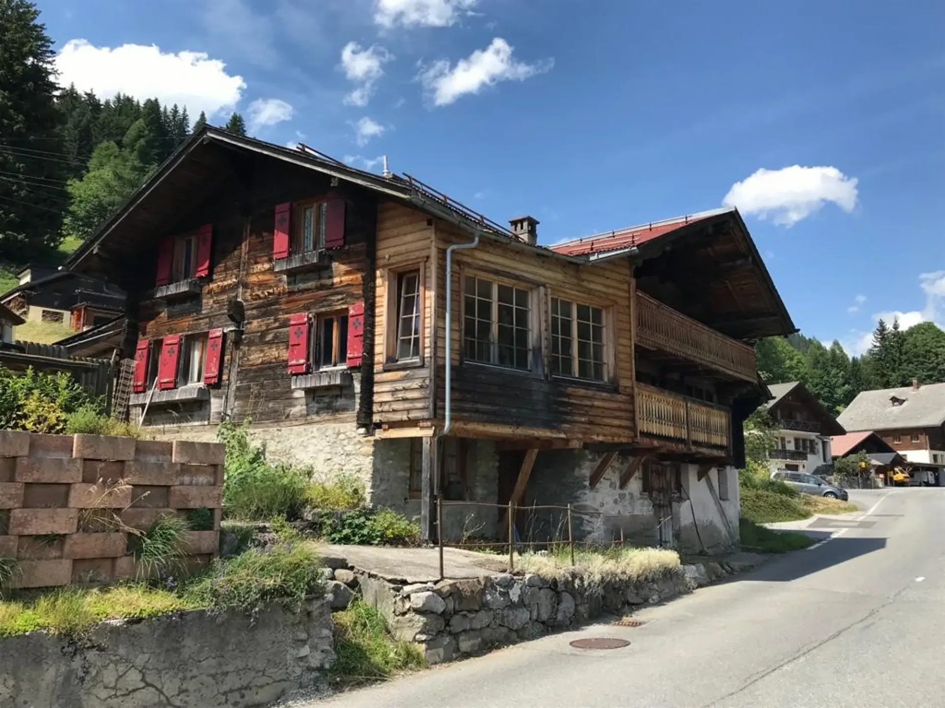 Einfamilienchalet mit 5,5 Zimmern + Anbau