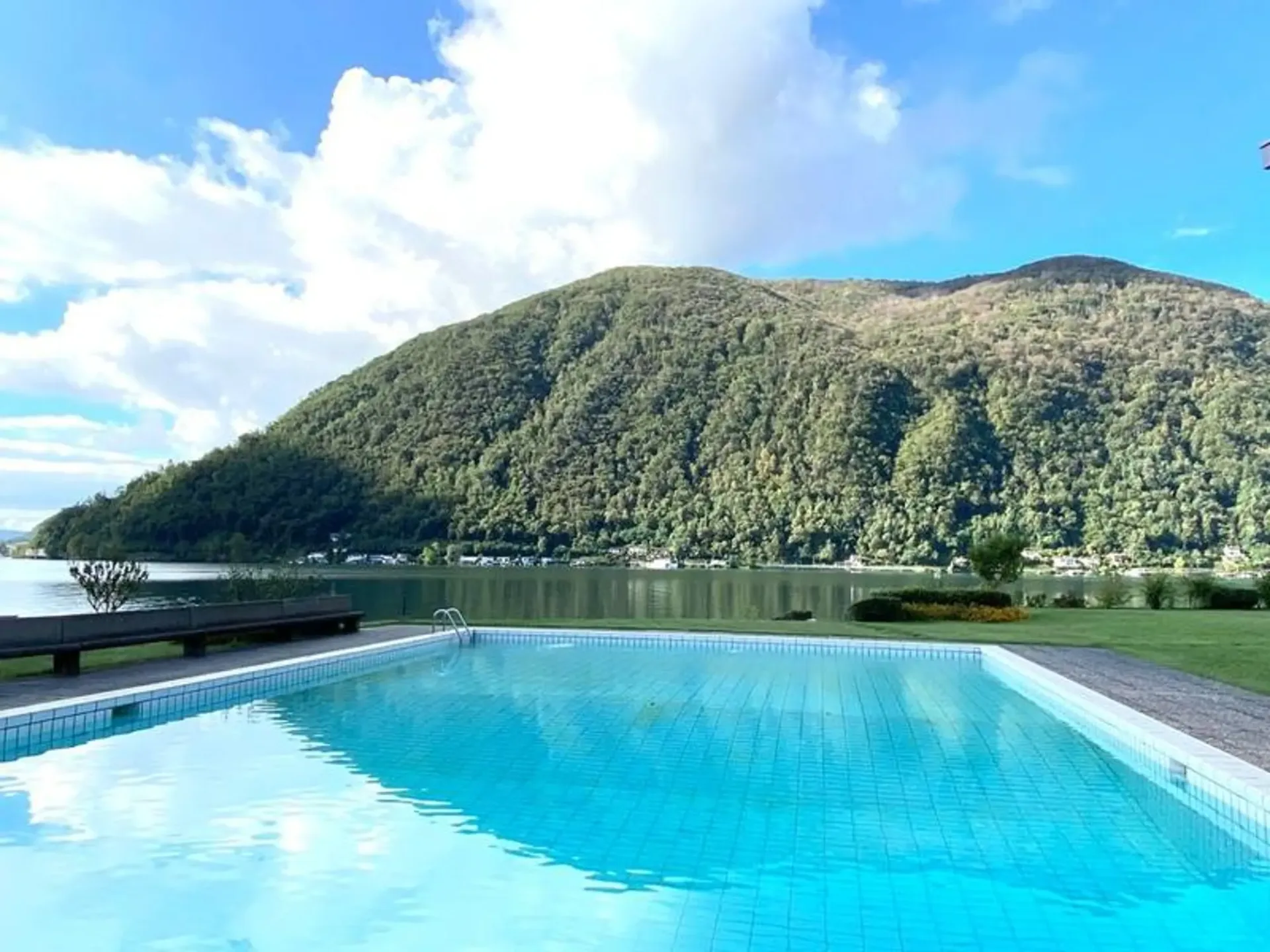 Wohnung mit 4.5 Zimmern in einer Residenz direkt am See