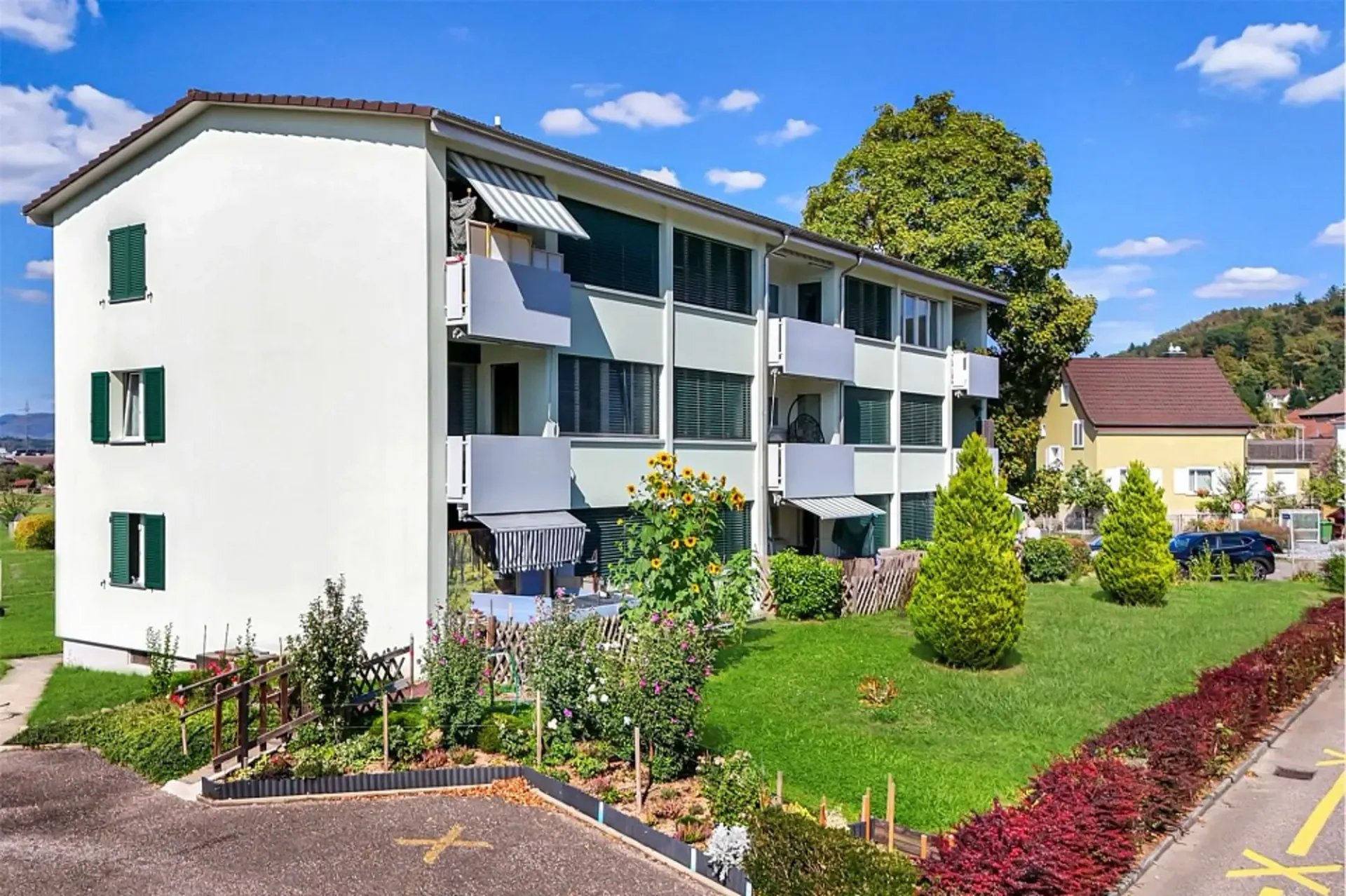 Gepflegtes Mehrfamilienhaus mit drei 2½ und sechs 3½ Zimmer Wohnungen