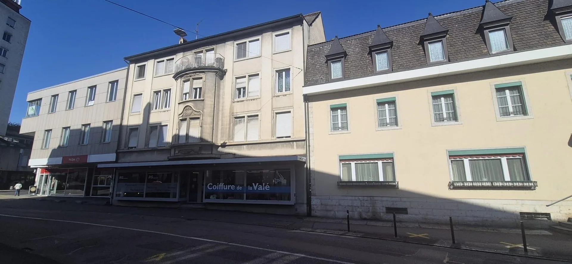 Mischgebäude zur Vermietung in Delémont